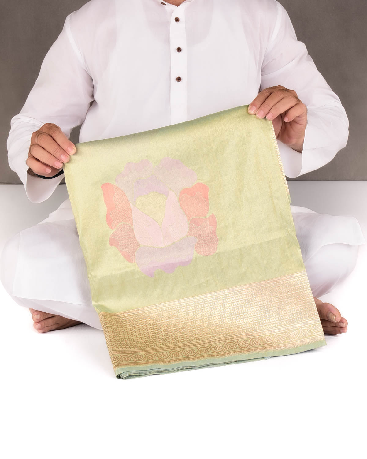 Metallic Green Meenekari Gulab Buta Kadhuan Brocade Handwoven Katan Tissue Banarasi Saree-HolyWeaves
