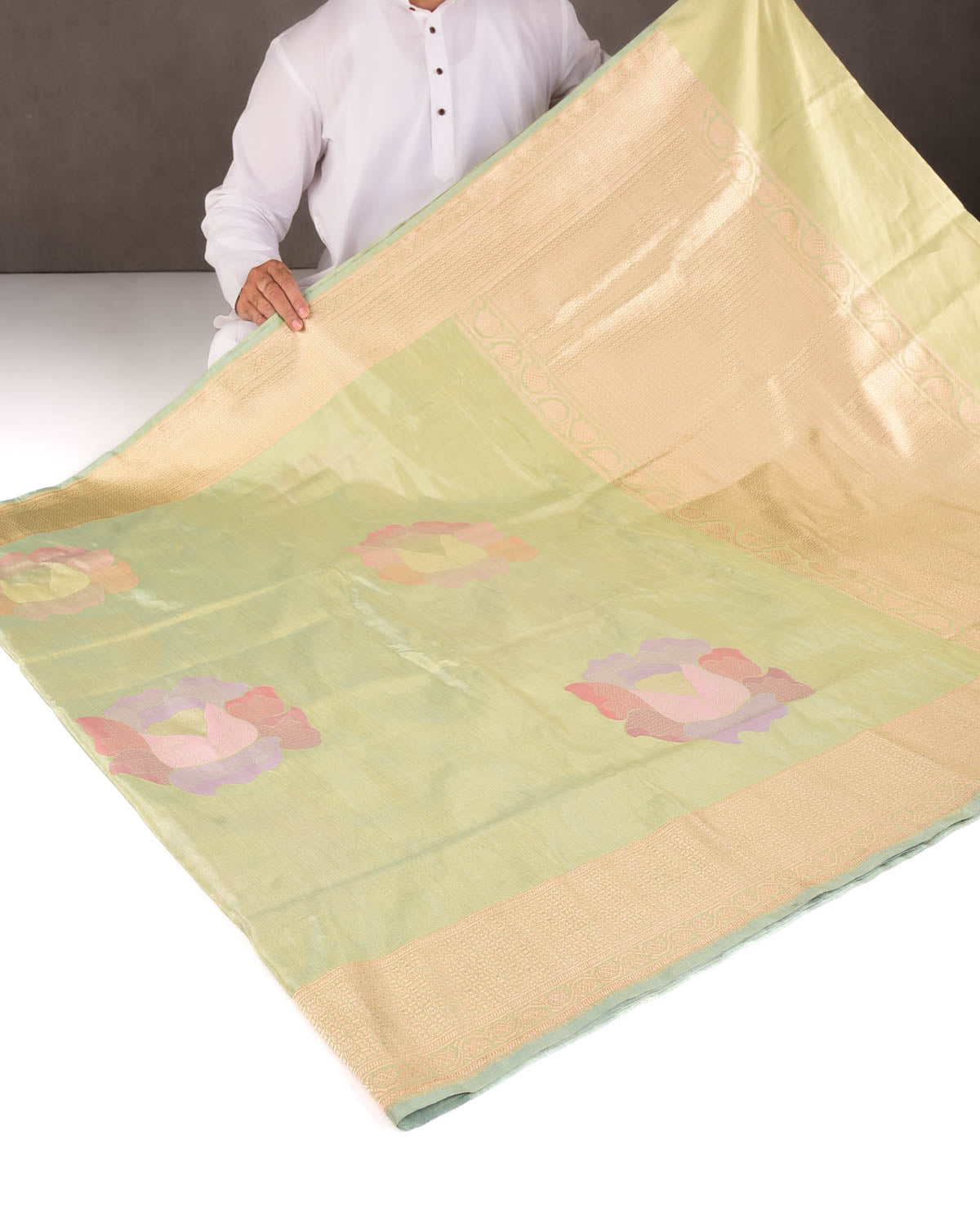 Metallic Green Meenekari Gulab Buta Kadhuan Brocade Handwoven Katan Tissue Banarasi Saree-HolyWeaves