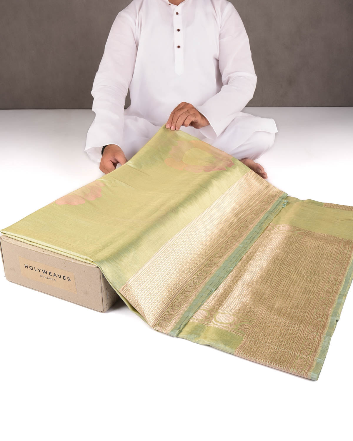 Metallic Green Meenekari Gulab Buta Kadhuan Brocade Handwoven Katan Tissue Banarasi Saree-HolyWeaves