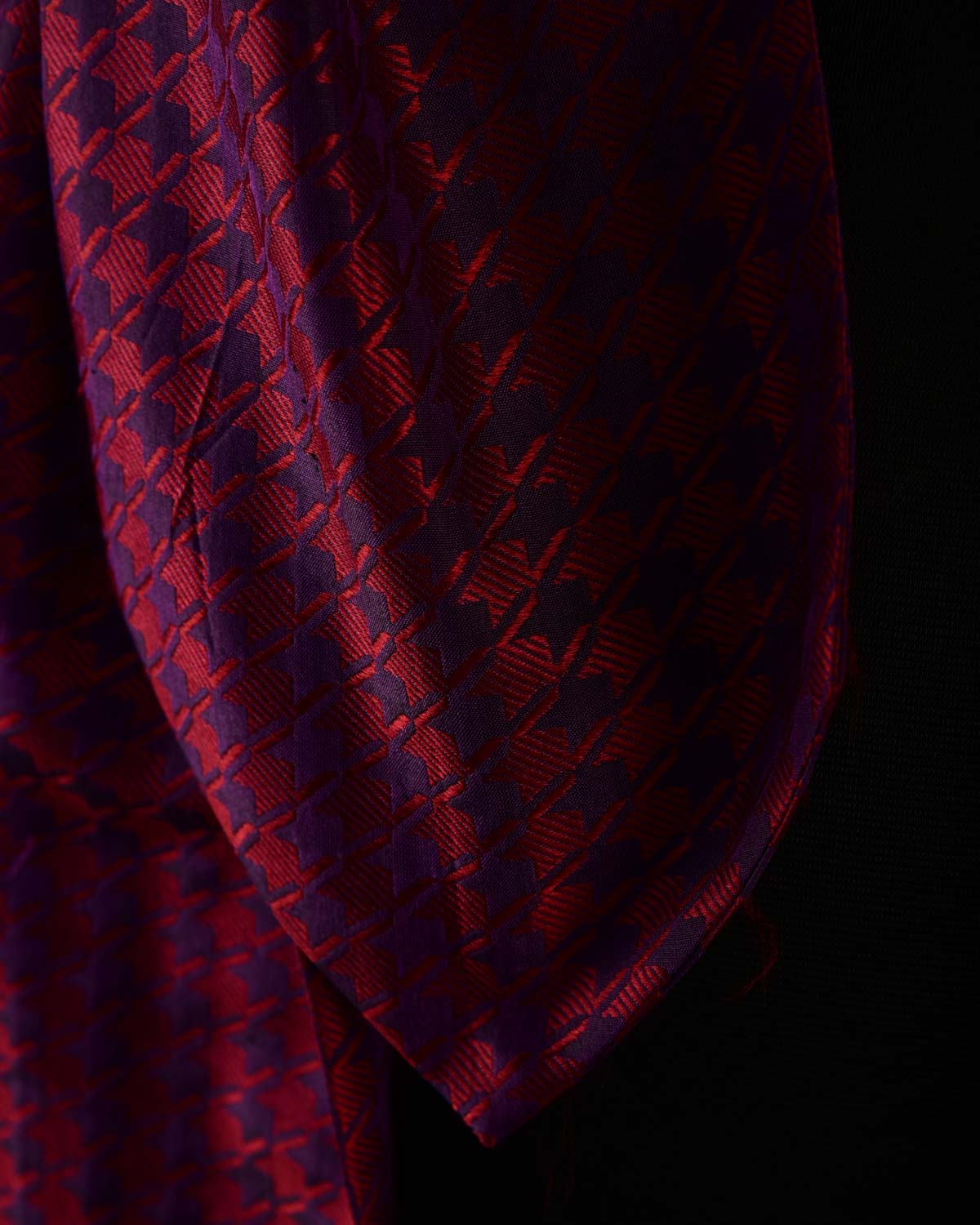 Maroon on Purple Banarasi Houndstooth Tanchoi Handwoven Silk Ascot Tie-HolyWeaves