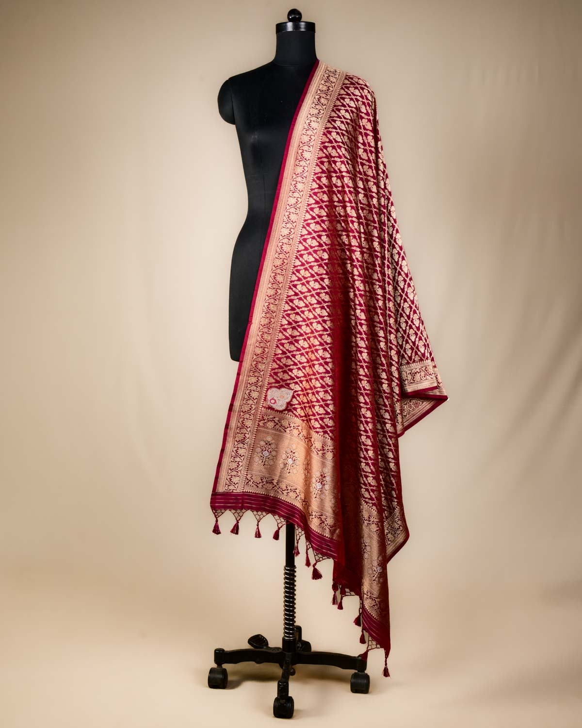 Maroon Banarasi Gold Zari Jangla Cutwork Brocade Handwoven Katan Silk Dupatta with Koniya Buta-HolyWeaves