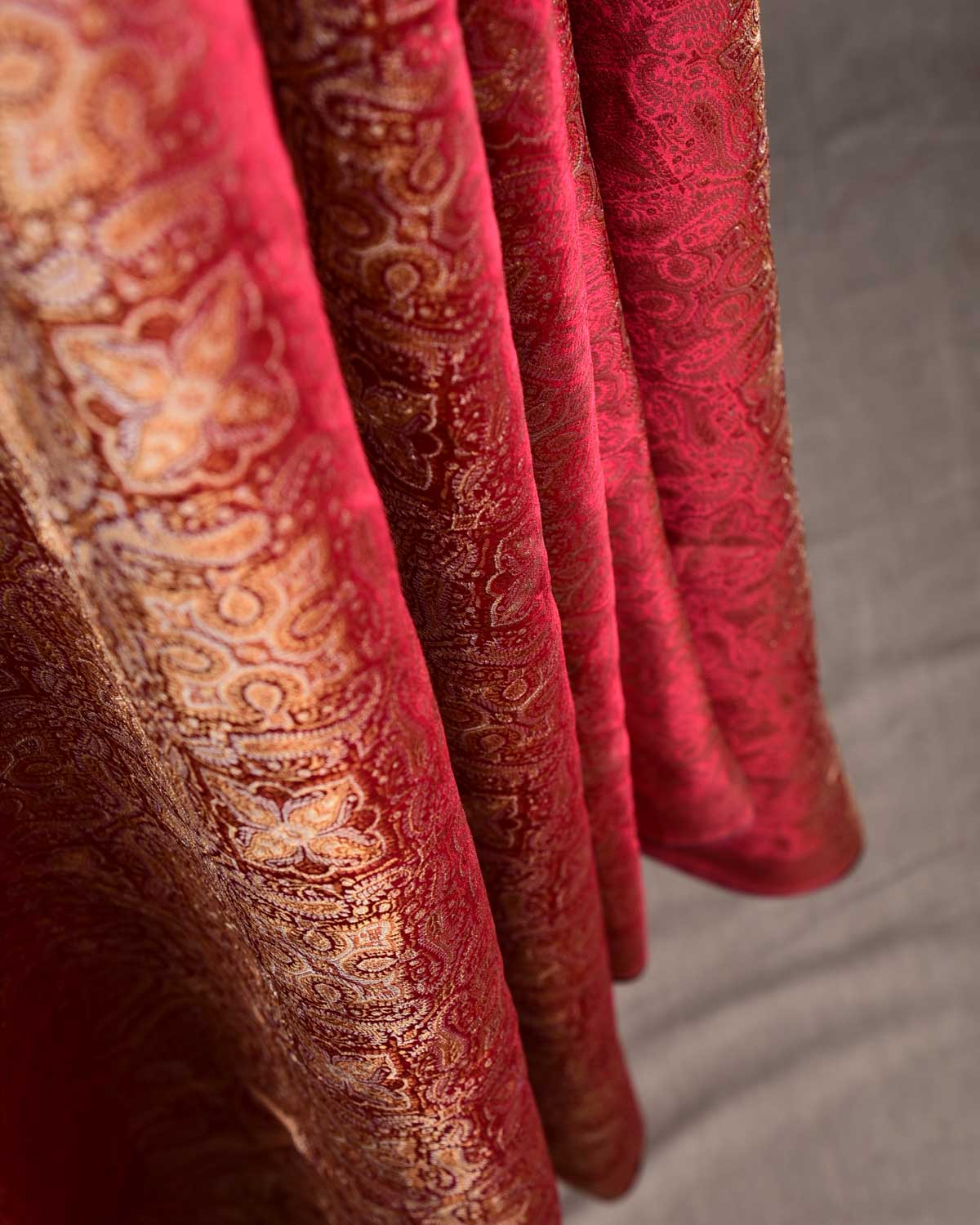 Metallic Maroon Tehra Jamawar Brocade Handwoven Katan Silk Banarasi Dupatta-HolyWeaves