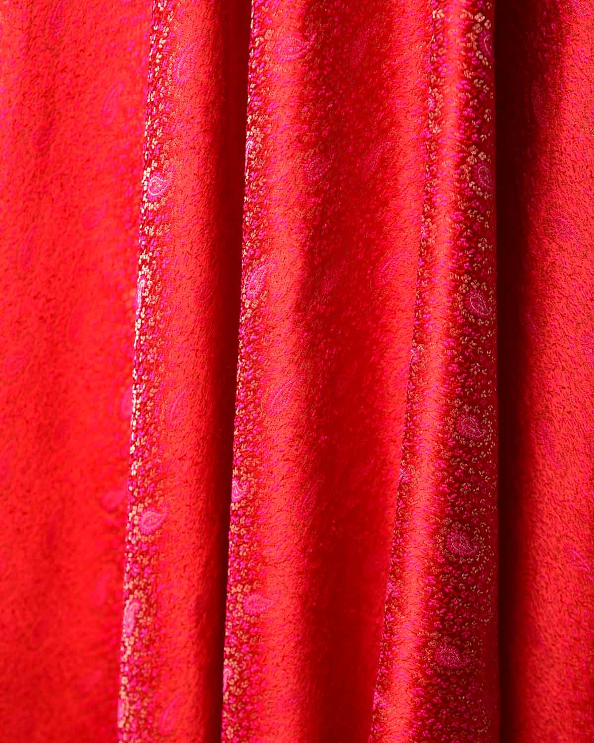 Bridal Red Tehra Paisley Satin Tanchoi Jamawar Handwoven Katan Silk Banarasi Dupatta-HolyWeaves