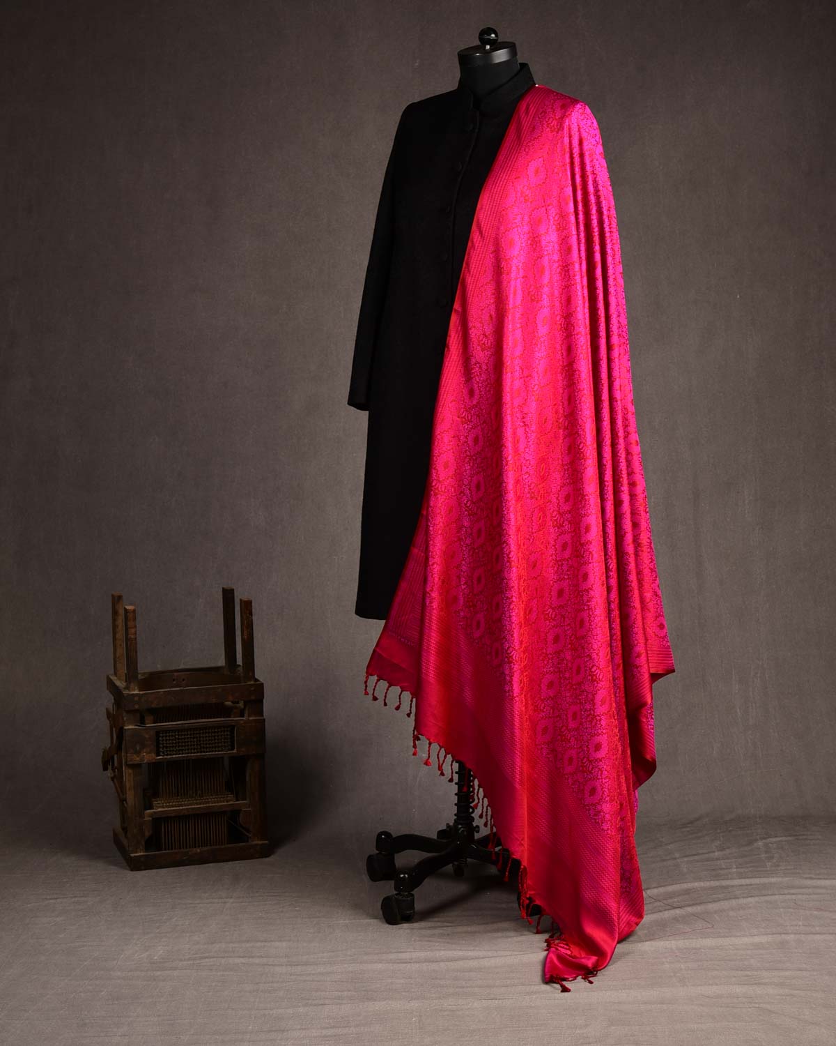 Shot Red-Pink Damask Tanchoi Jamawar Handwoven Katan Silk Banarasi Dupatta-HolyWeaves