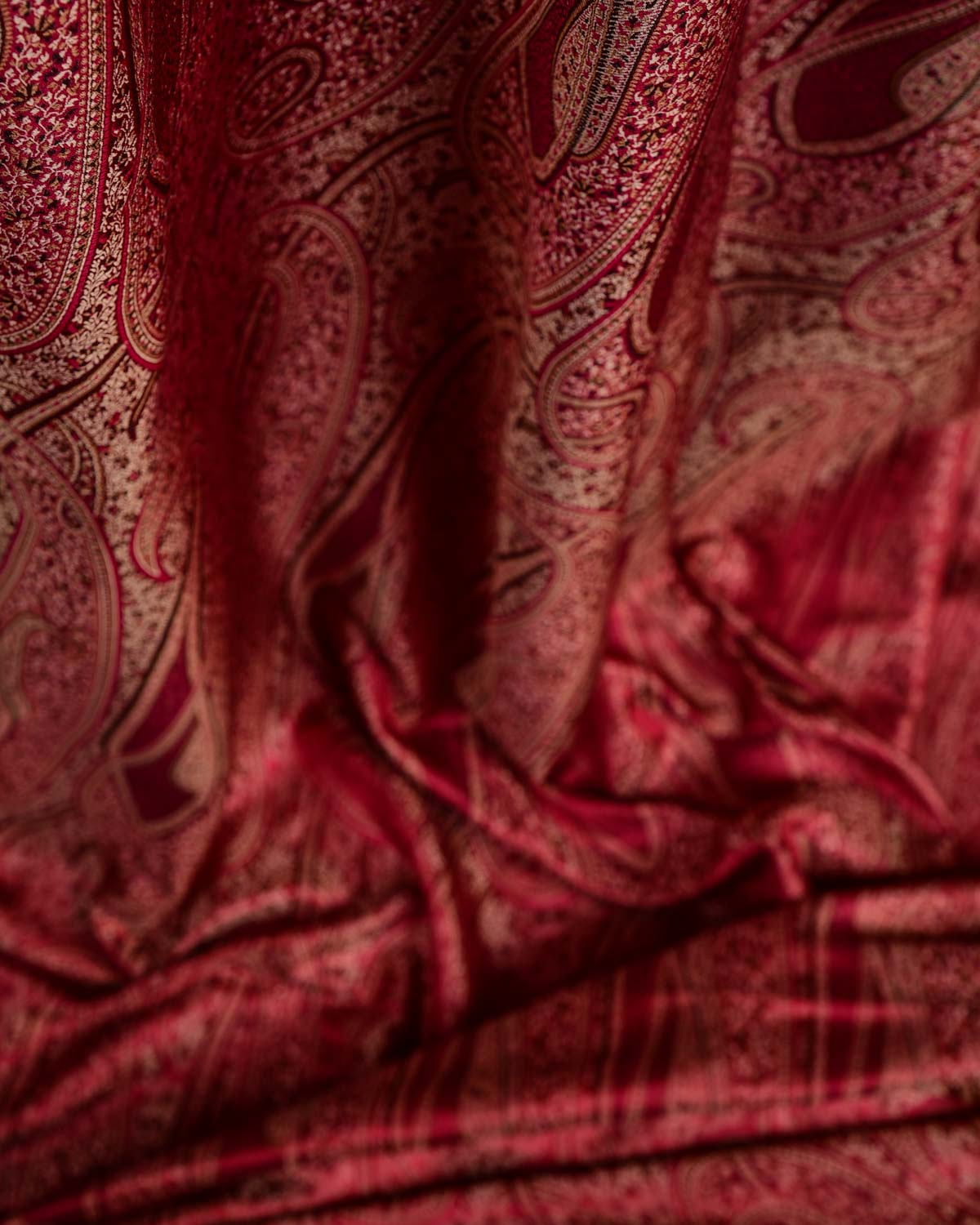 Maroon Large Paisley Tehra Satin Jamawar Handwoven Katan Silk Banarasi Fabric-HolyWeaves