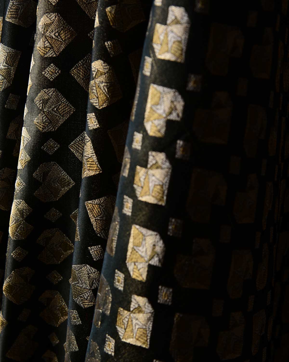 Metallic Black Gold & Silver Zari Diamond Hearts Satin Brocade Handwoven Katan Silk Banarasi Fabric-HolyWeaves