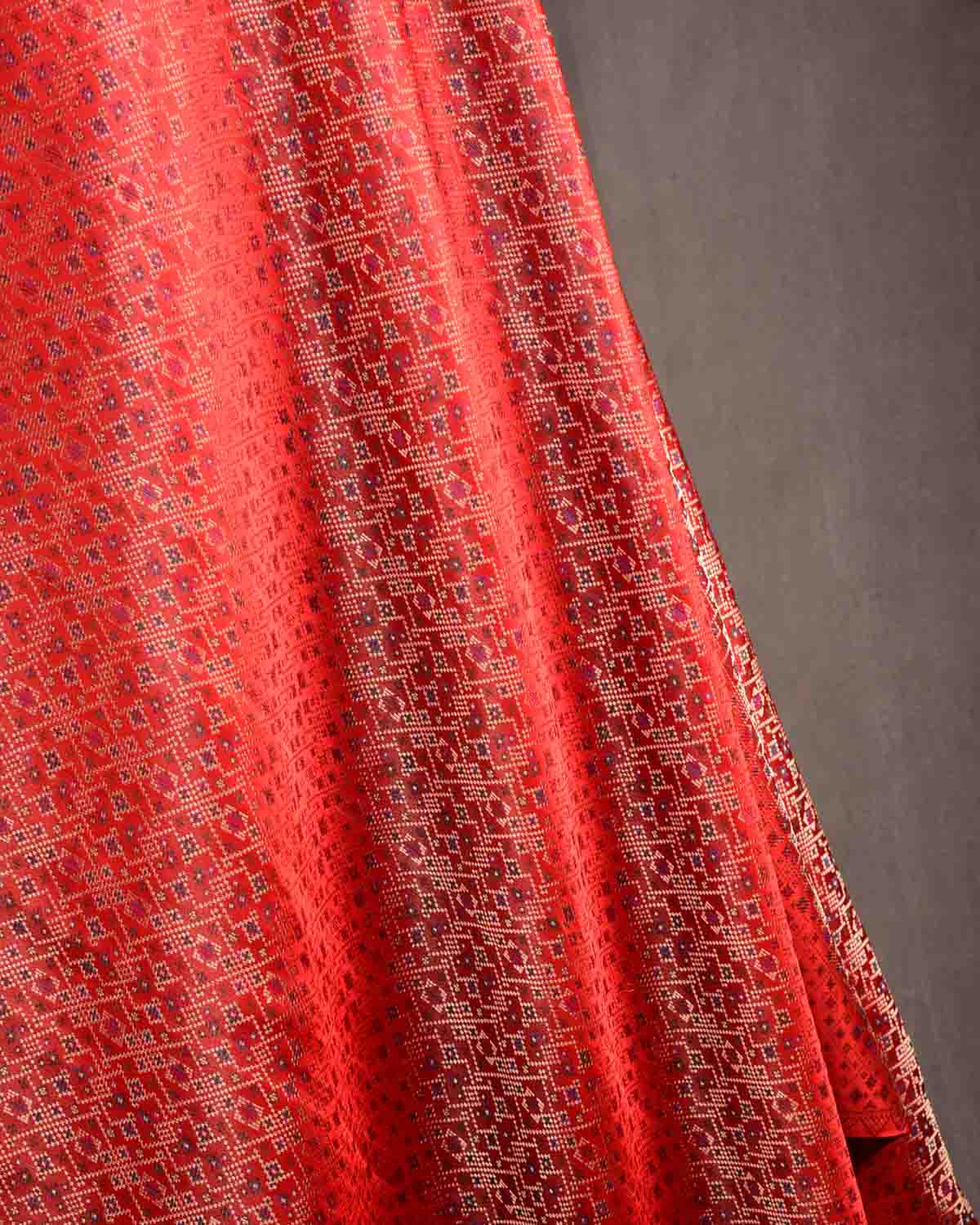 Bridal Red Luxury Patola Satin Tanchoi Jamawar Brocade Handwoven Katan Silk Banarasi Fabric-HolyWeaves