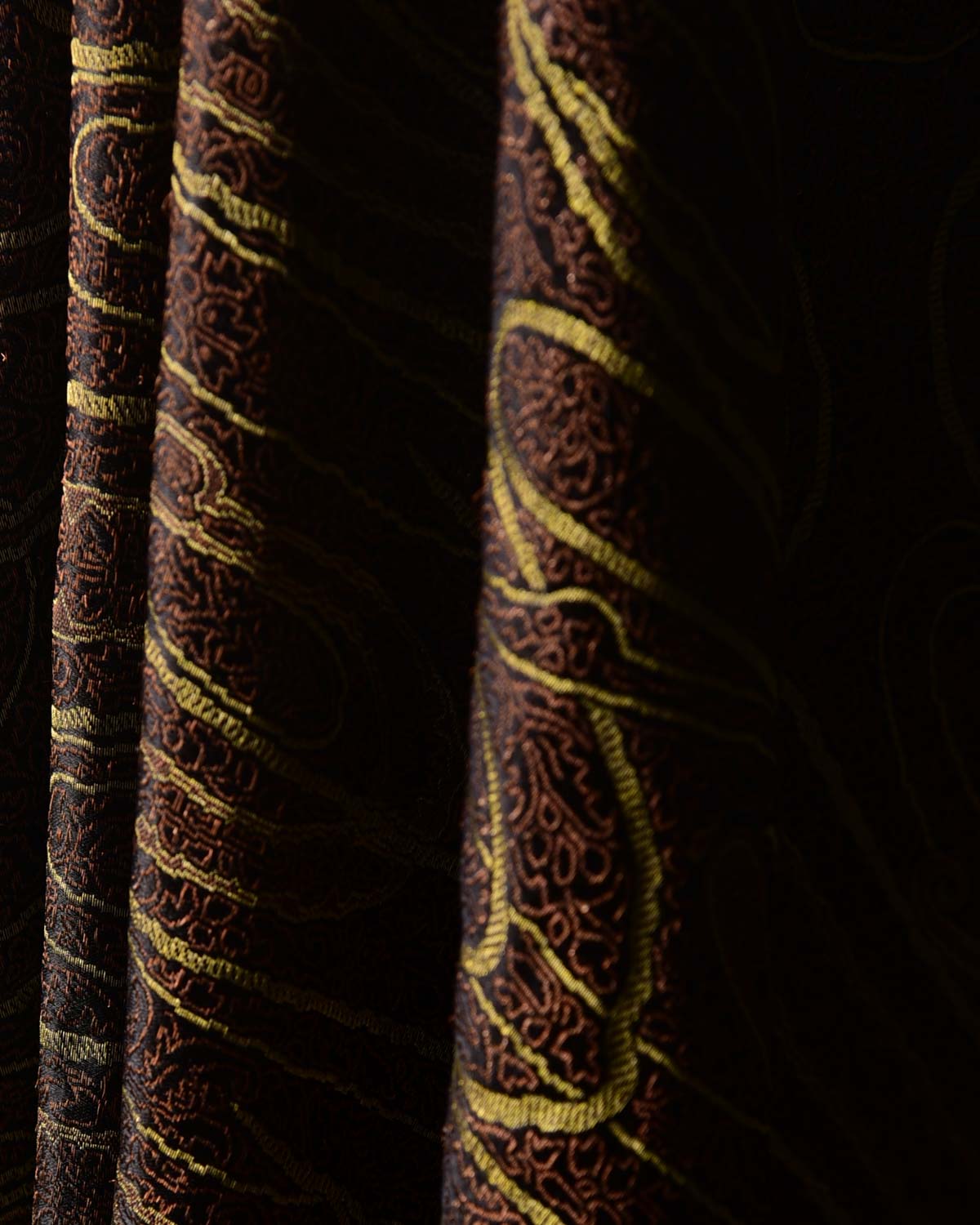 Metallic Black Gold & Antique Zari Paisleys Satin Tanchoi Handwoven Katan Silk Banarasi Fabric-HolyWeaves