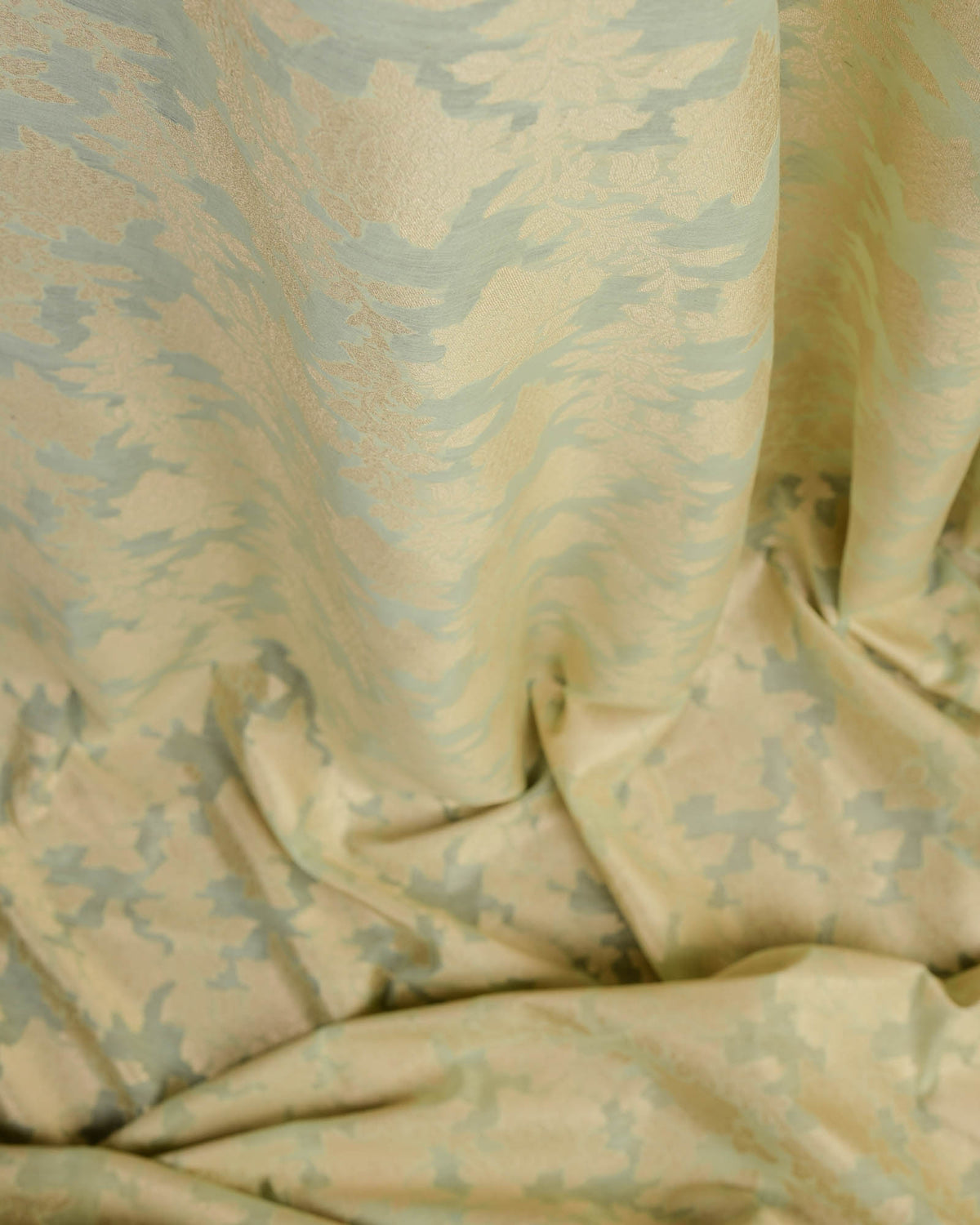 Green Gold Zari Floral Jaal Cutwork Brocade Handwoven Cotton Silk Banarasi Fabric-HolyWeaves