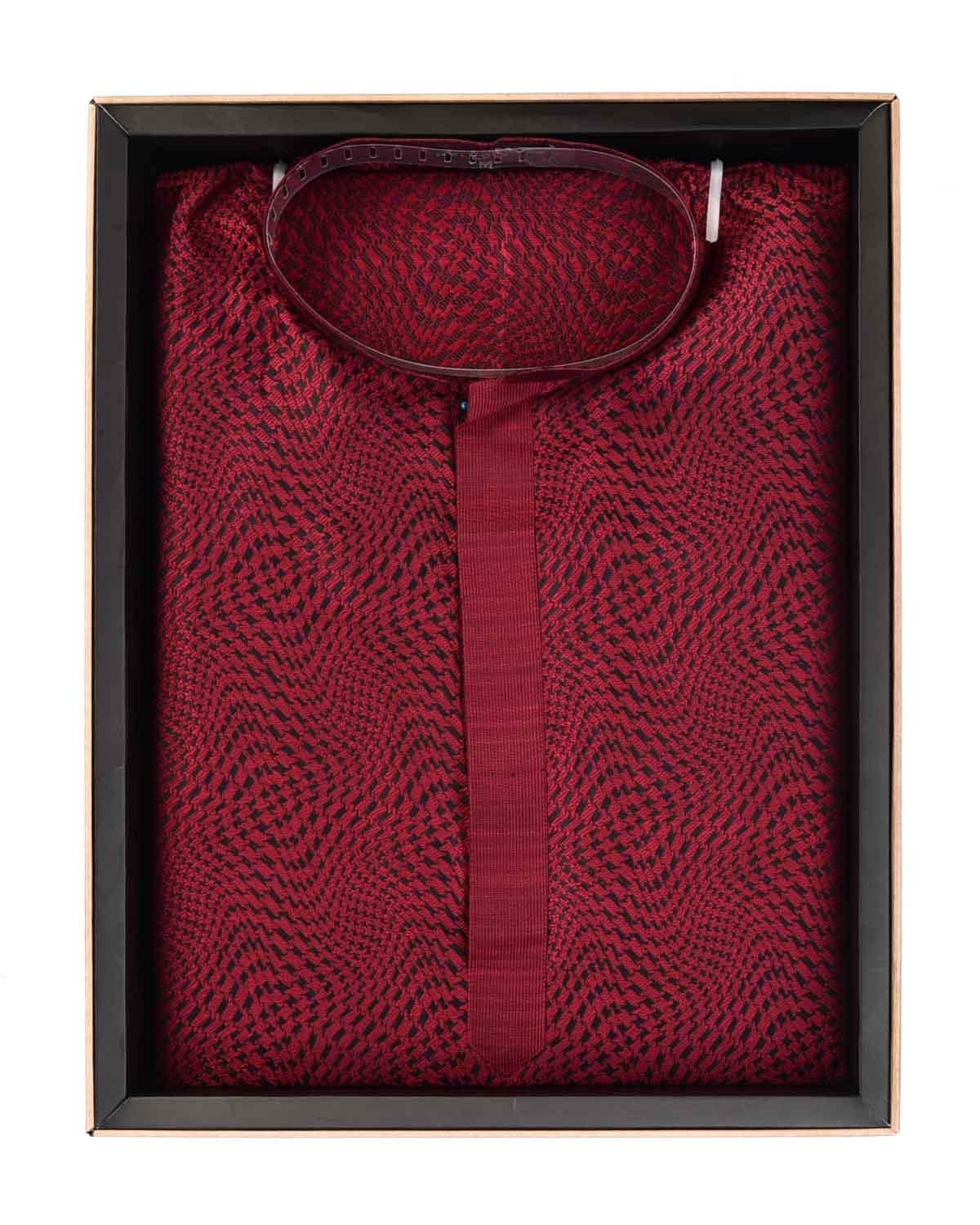 Maroon Houndstooth Cyclone Tanchoi Handwoven Silk Mens Kurta Pyjama-HolyWeaves