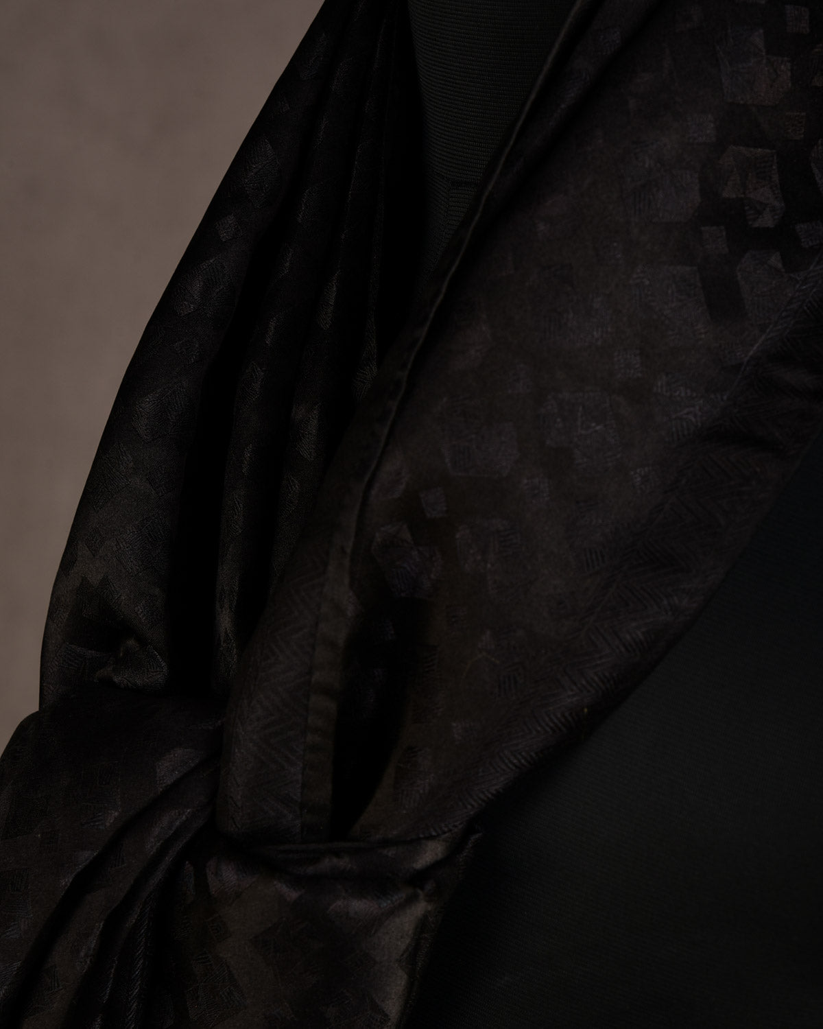 Metallic Black Diamond Hearts Satin Tanchoi Handwoven Silk Unisex Scarf 80"x22"-HolyWeaves