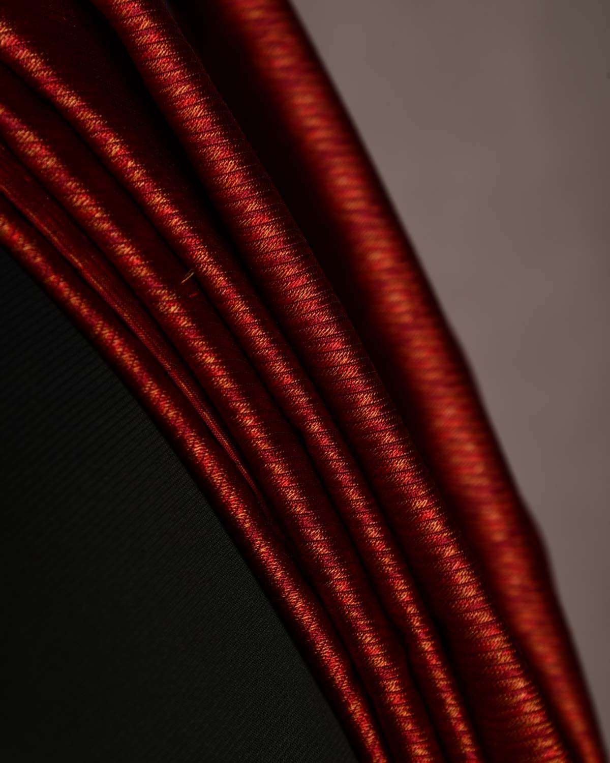 Variegated Maroon Houndstooth Tanchoi Handwoven Silk Unisex Scarf 80"x22"-HolyWeaves