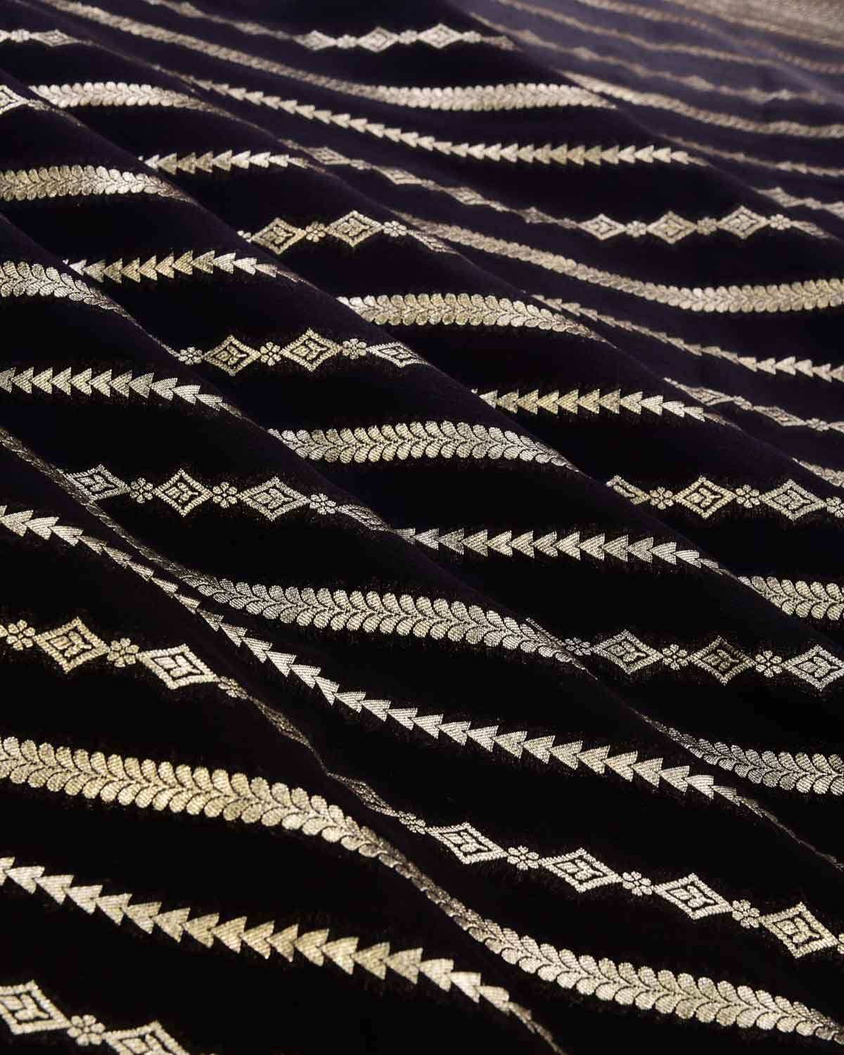 Ombré Grey-Black Banarasi Horizontal Stripes Cutwork Brocade Handwoven Khaddi Georgette Saree with Contrast Pink Border Pallu - By HolyWeaves, Benares
