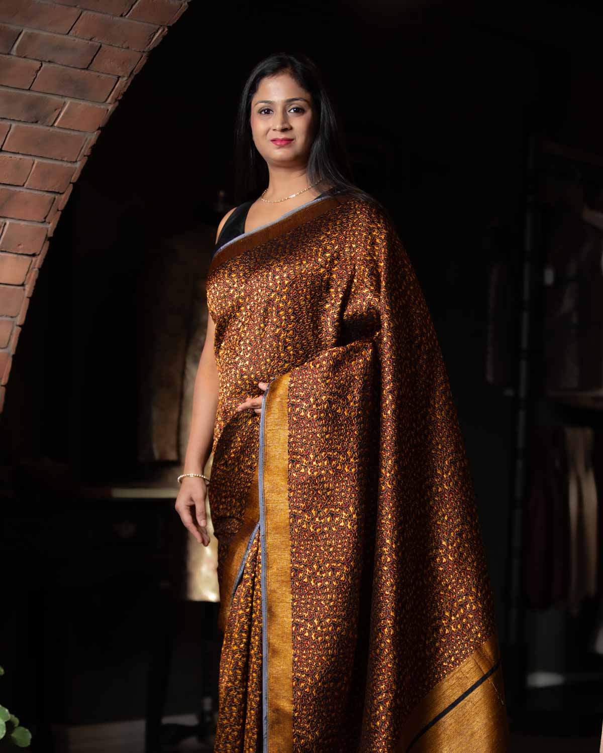 Black Banarasi Alfi Jaguar Resham Brocade Handwoven Katan Silk Saree-HolyWeaves