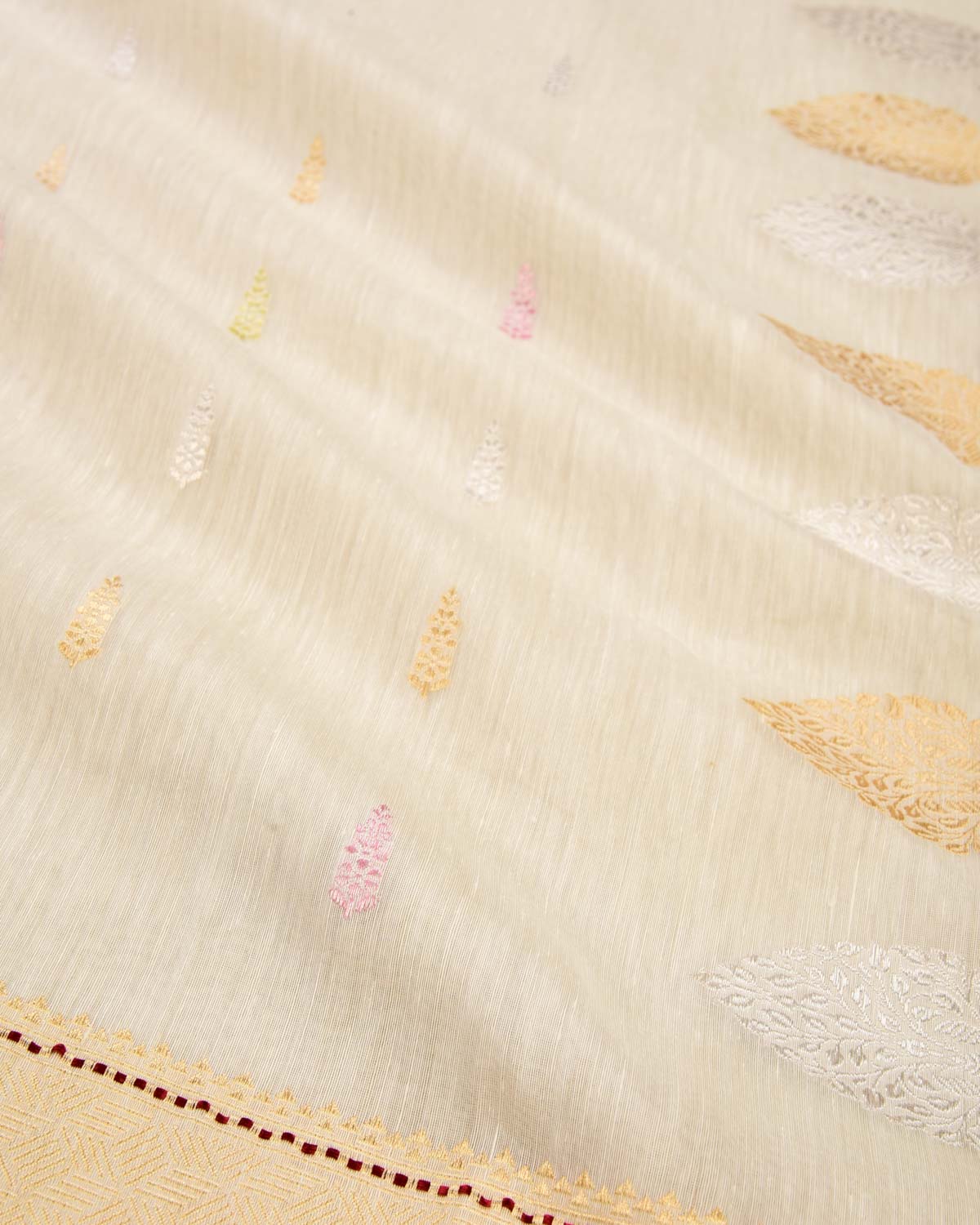 White Banarasi Colored Zari Buti Kadhuan Brocade Handwoven Linen Silk Saree-HolyWeaves