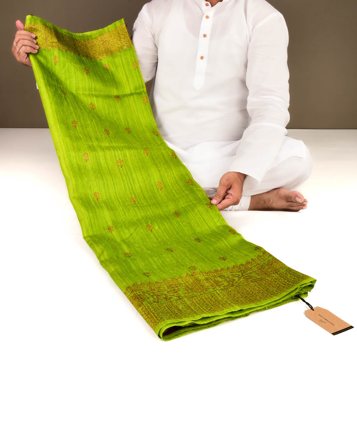 Green Banarasi Antique Zari Buti Kadhuan Brocade Handwoven Raw Silk Saree with Purple Contrast Blouse-HolyWeaves