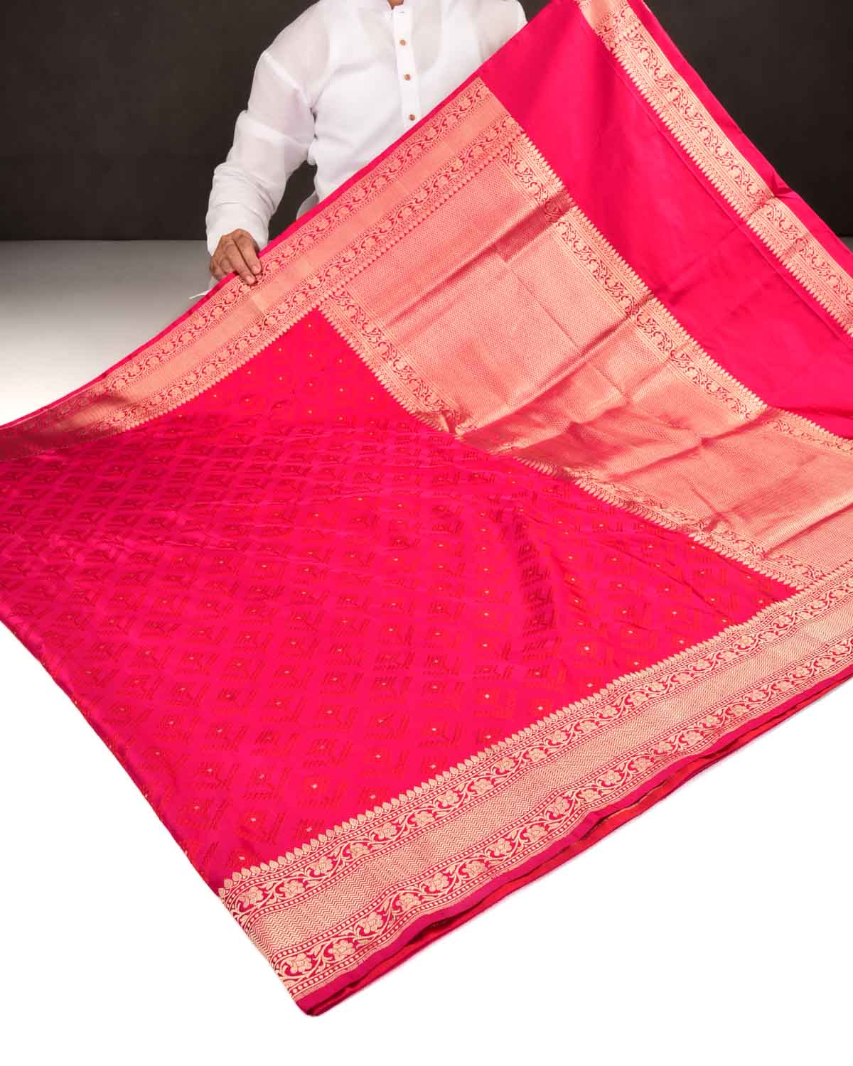 Shot Red-Pink Banarasi Cross-Stitch Buti Tanchoi Brocade Handwoven Katan Silk Saree-HolyWeaves
