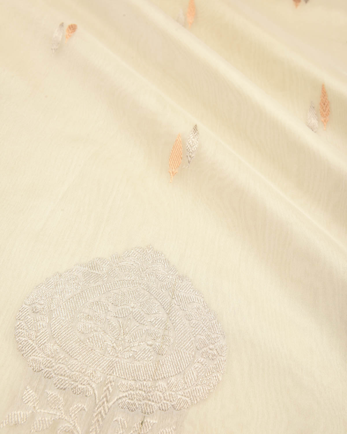 White Banarasi Gold & Silver Zari Twin Leaves Buta Kadhuan Brocade Handwoven Kora Silk Saree-HolyWeaves