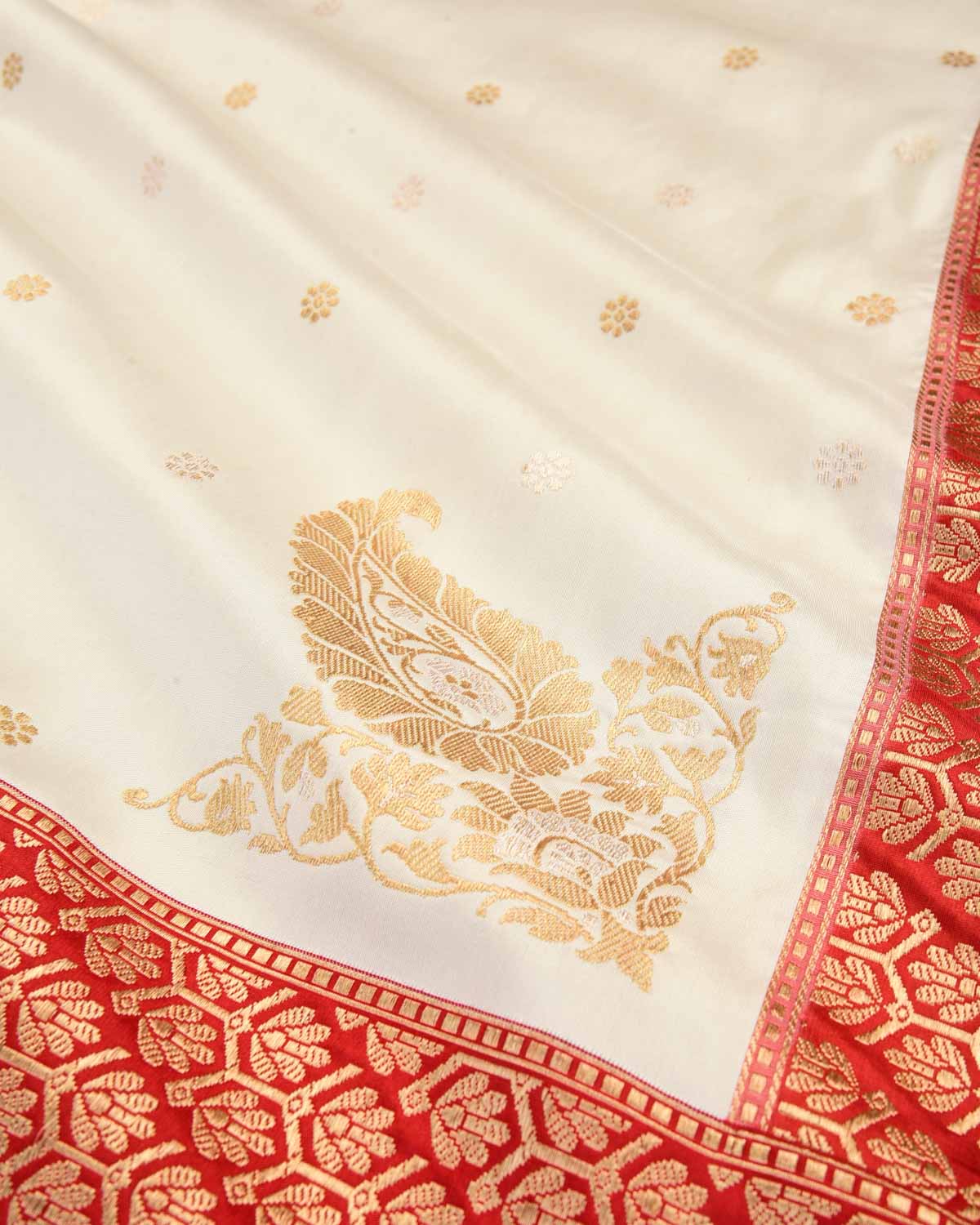 White Banarasi Gold Zari Kadhuan Brocade Handwoven Katan Silk Saree with Rangkaat Pallu-HolyWeaves