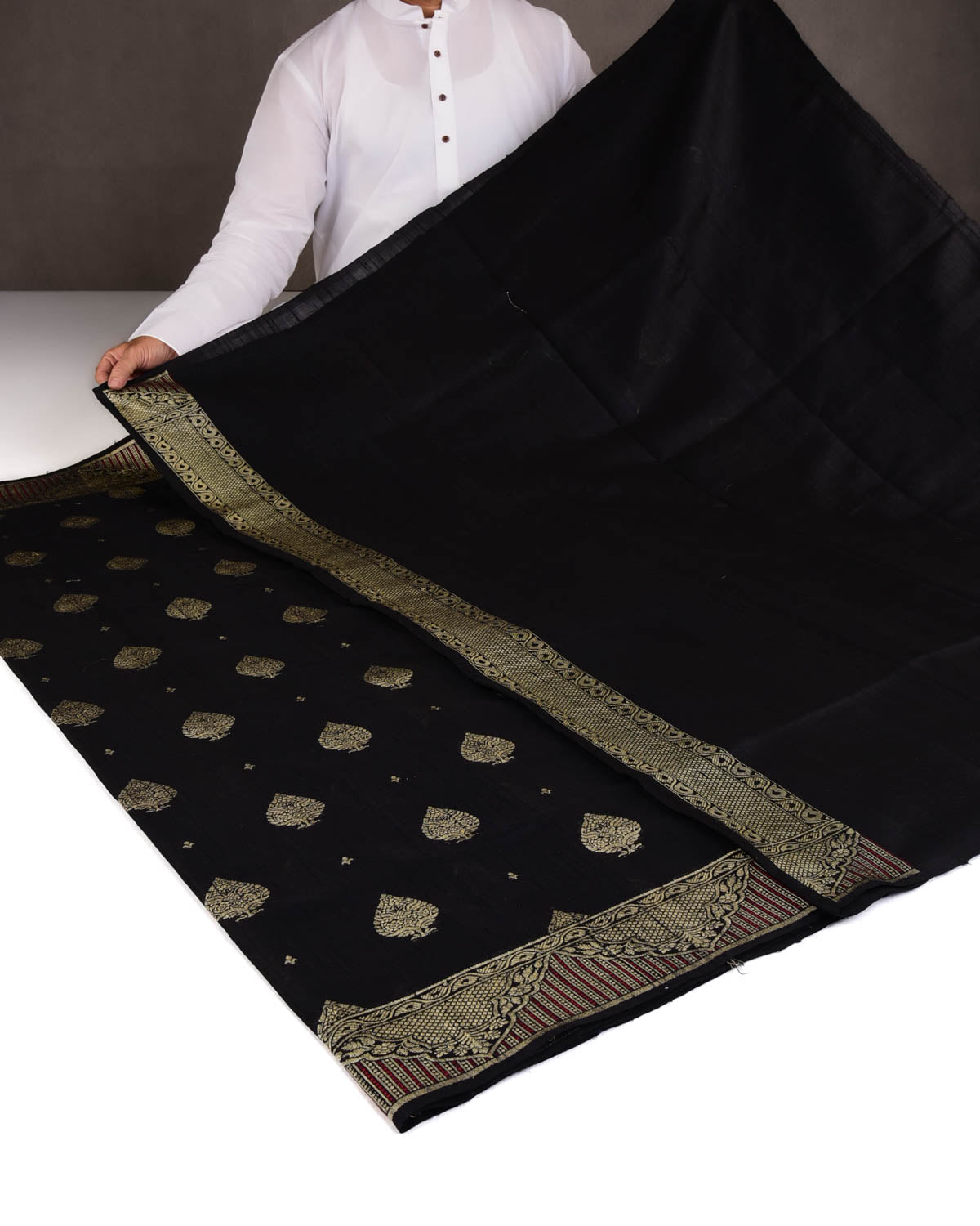 Black Spade Buta Cutwork Brocade Woven Raw Silk Banarasi Saree-HolyWeaves