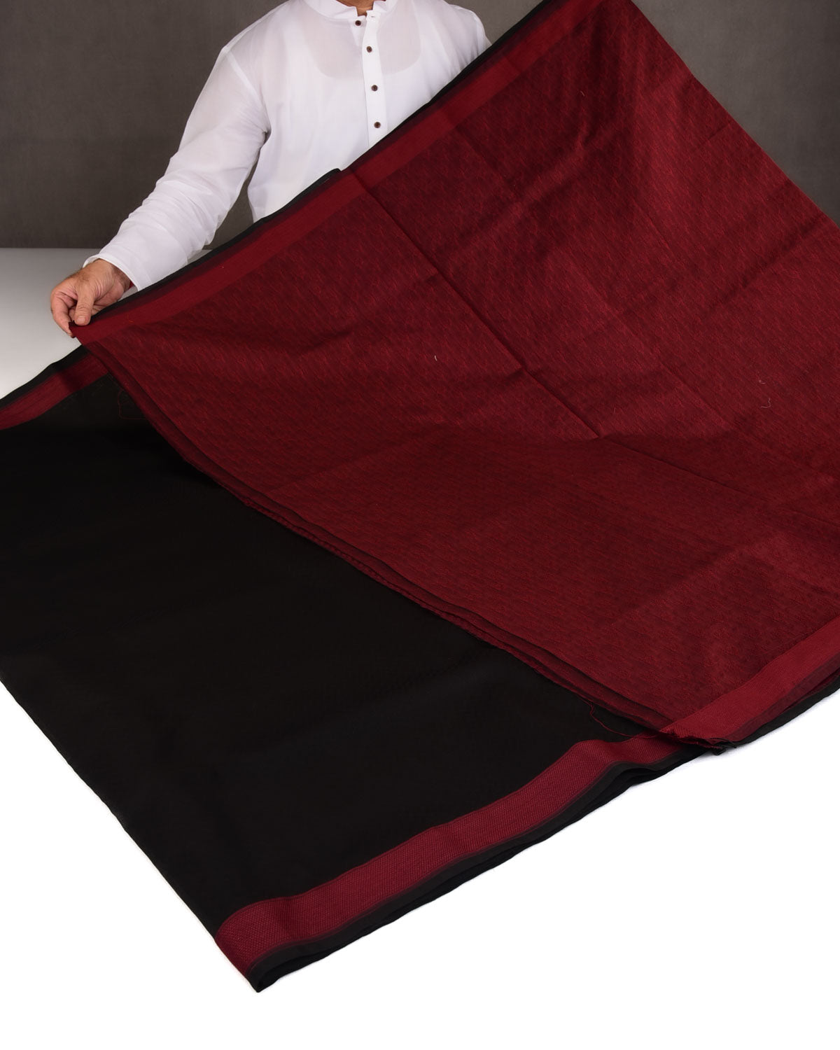 Black Herringbone Tanchoi Handwoven Kora Silk Banarasi Saree-HolyWeaves