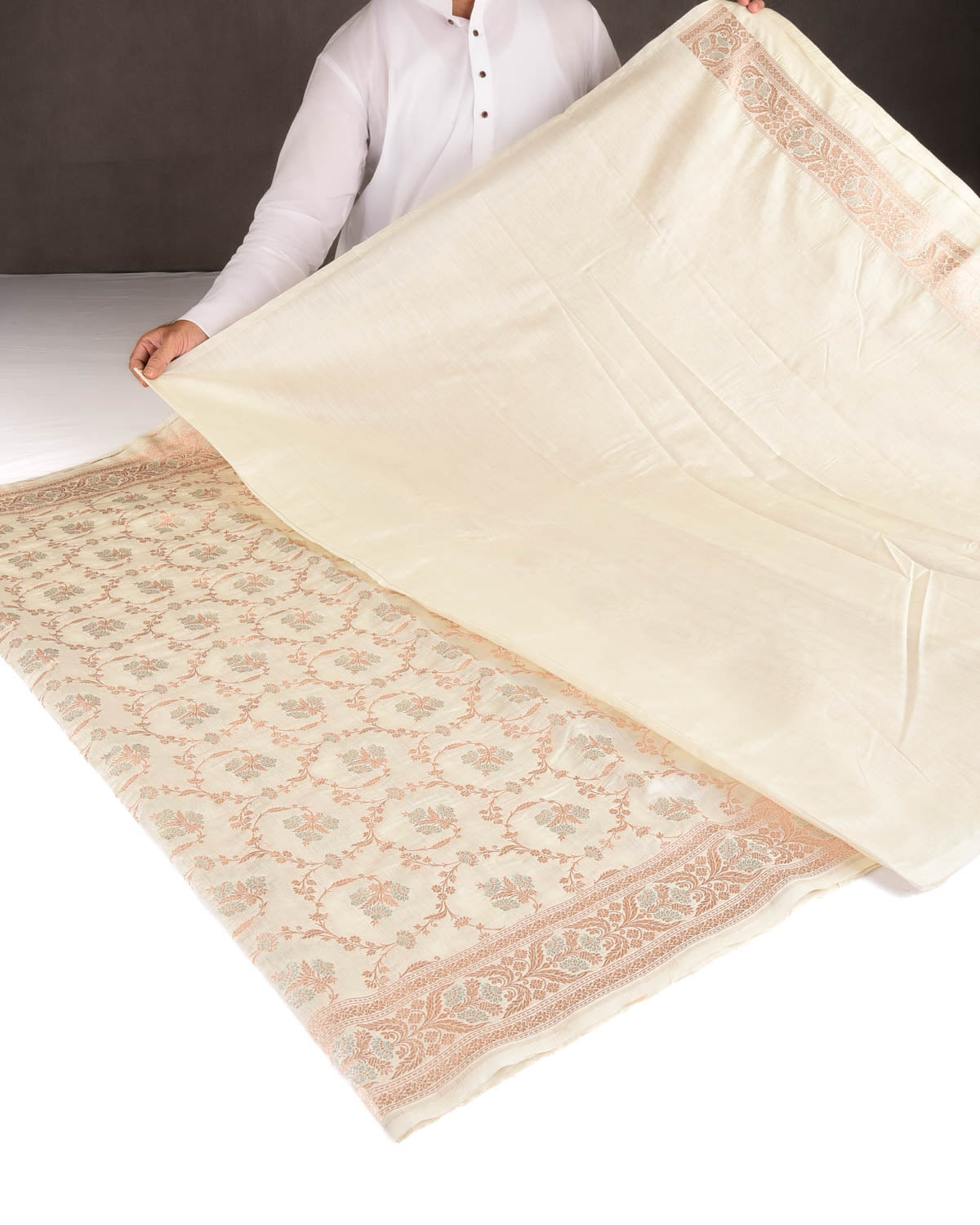 Ivory White Gold & Silver Zari & Meenekari Classic Jangla Cutwork Brocade Woven Spun Silk Banarasi Saree