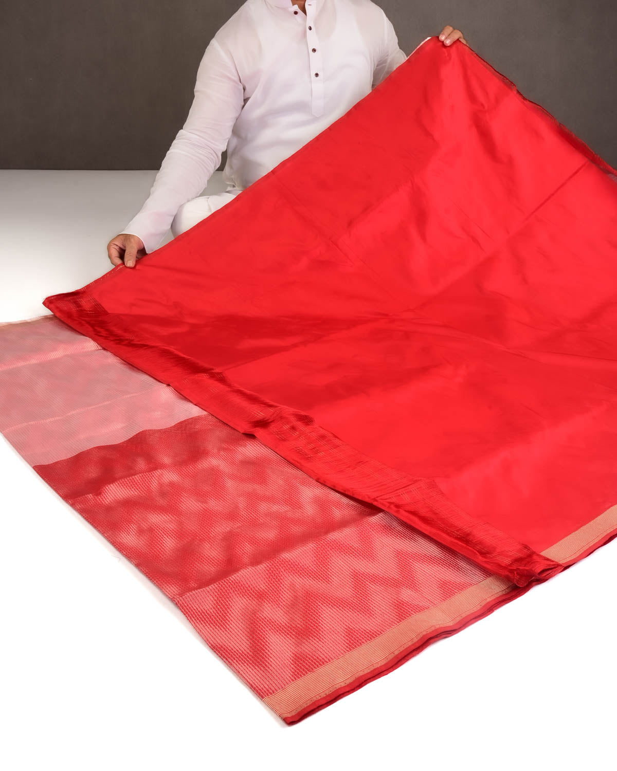 Dual Tone Red Silver Zari Chevron Kadhuan Brocade Handwoven Katan Silk Banarasi Saree-HolyWeaves
