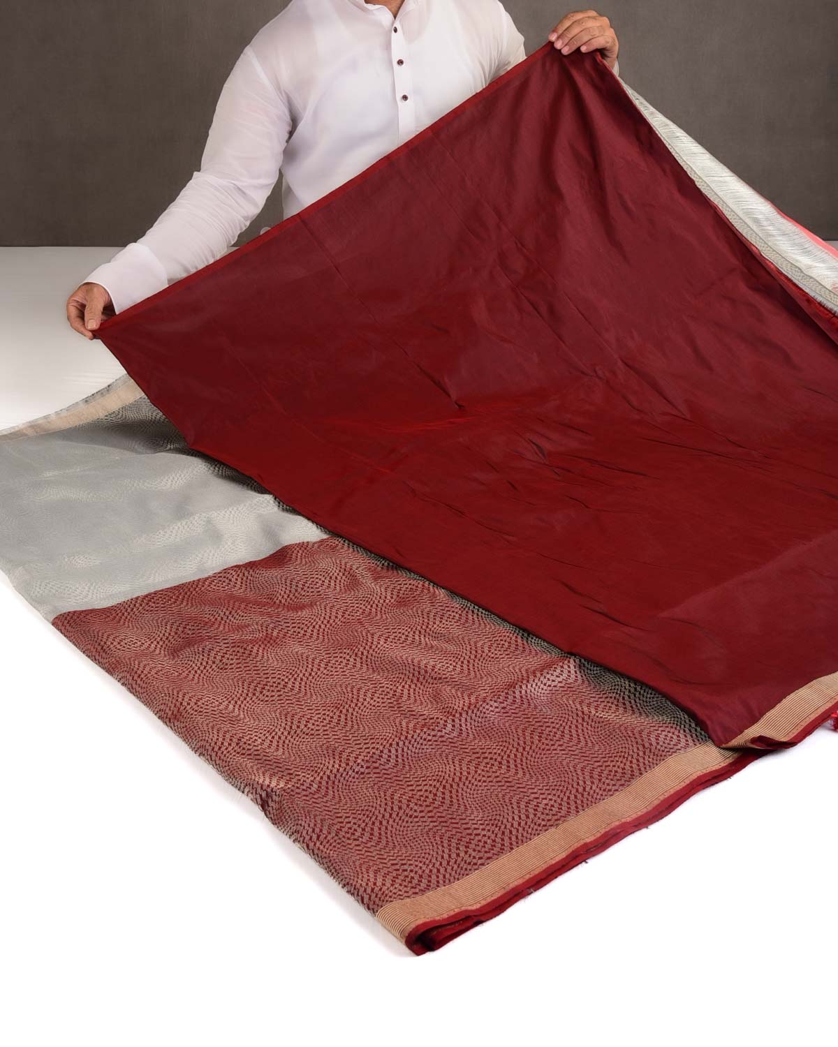 Dual-Tone Gray Maroon Silver Zari Houndstooth Cyclone Kadhuan Brocade Handwoven Katan Silk Banarasi Saree-HolyWeaves