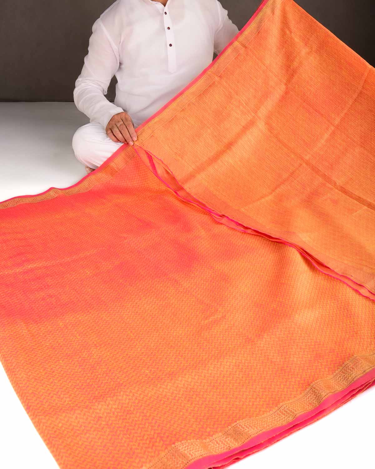 Shot Pink-Yellow Herring Bone Tanchoi Handwoven Linen Silk Banarasi Saree-HolyWeaves