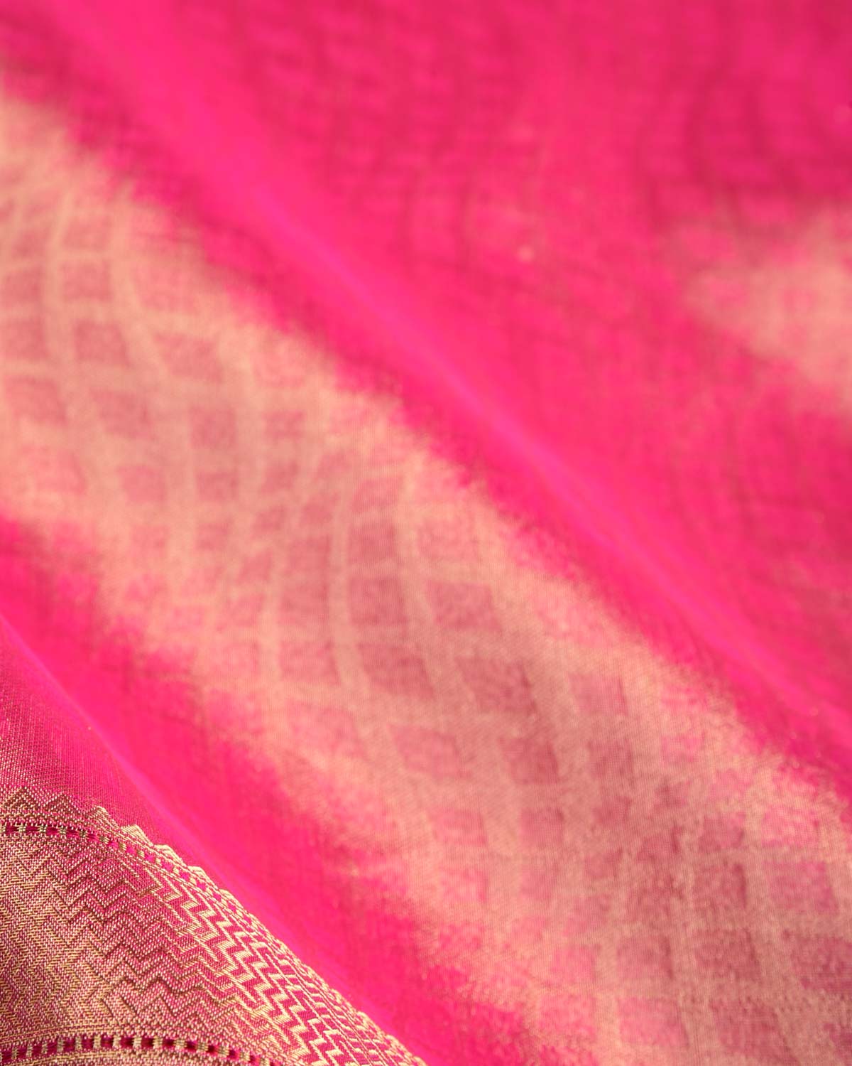Golden Pink Geometric Grids Tanchoi Handwoven Kora Tissue Banarasi Saree-HolyWeaves