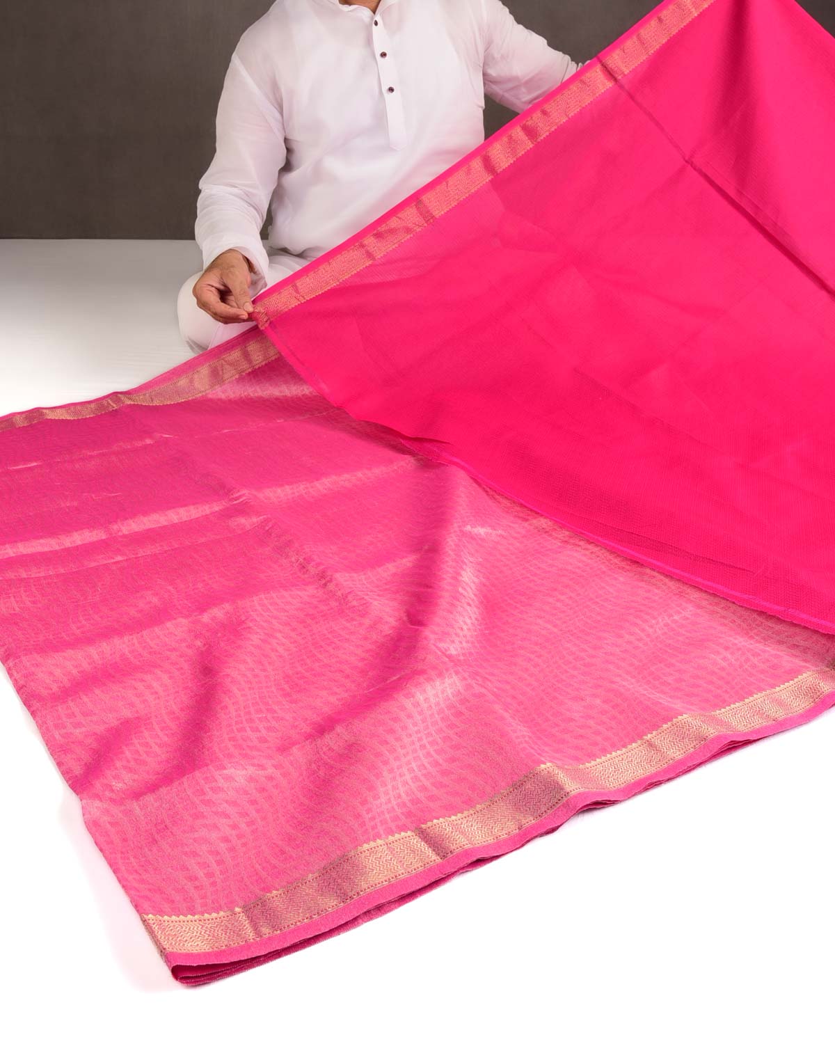 Silver Pink Geometric Grids Tanchoi Handwoven Kora Tissue Banarasi Saree-HolyWeaves