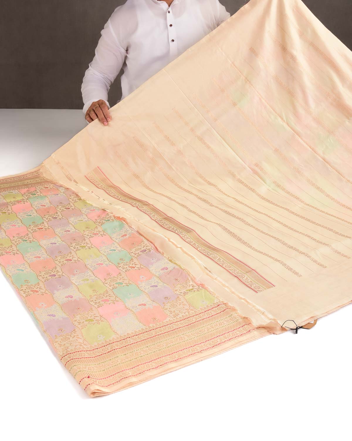 Cream Rangkaat Kadhuan Brocade Handwoven Katan Silk Banarasi Saree-HolyWeaves