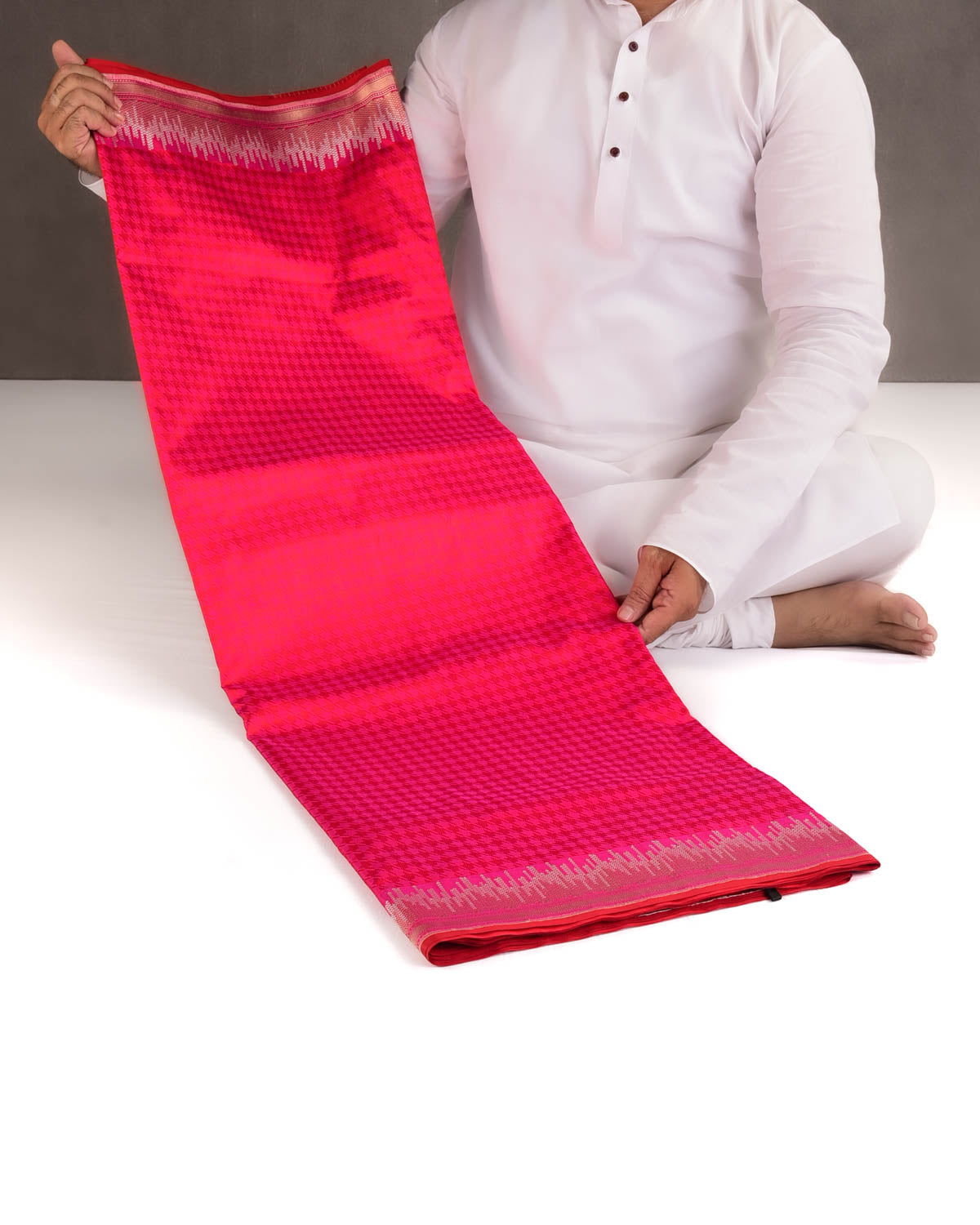 Shot Red-Pink Houndstooth Kadhuan Brocade Handwoven Katan Silk Banarasi Saree-HolyWeaves