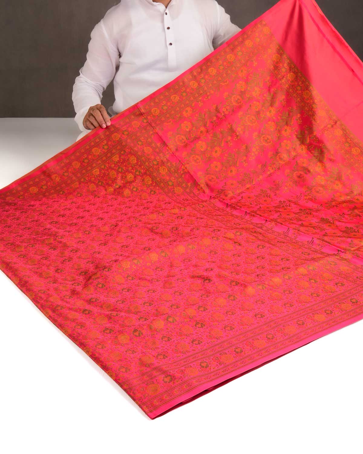 Red Floral Satin Tanchoi Jamawar Handwoven Katan Silk Banarasi Saree-HolyWeaves