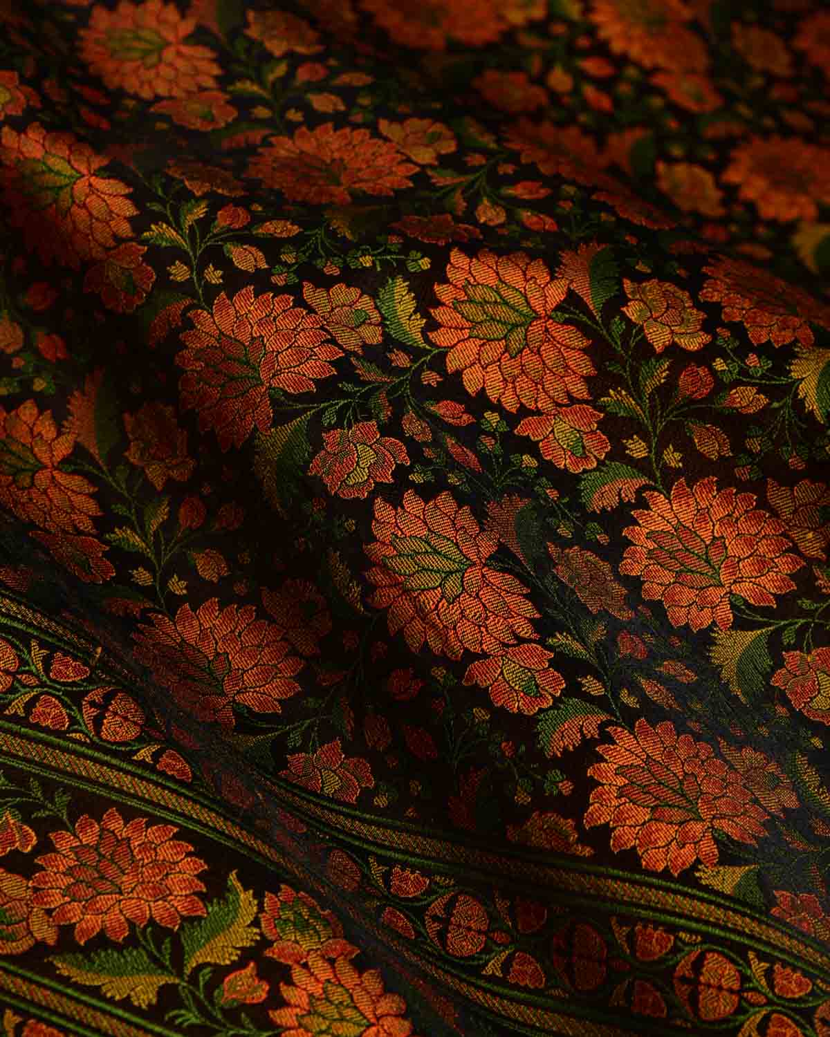 Black Floral Satin Tanchoi Jamawar Handwoven Katan Silk Banarasi Saree-HolyWeaves