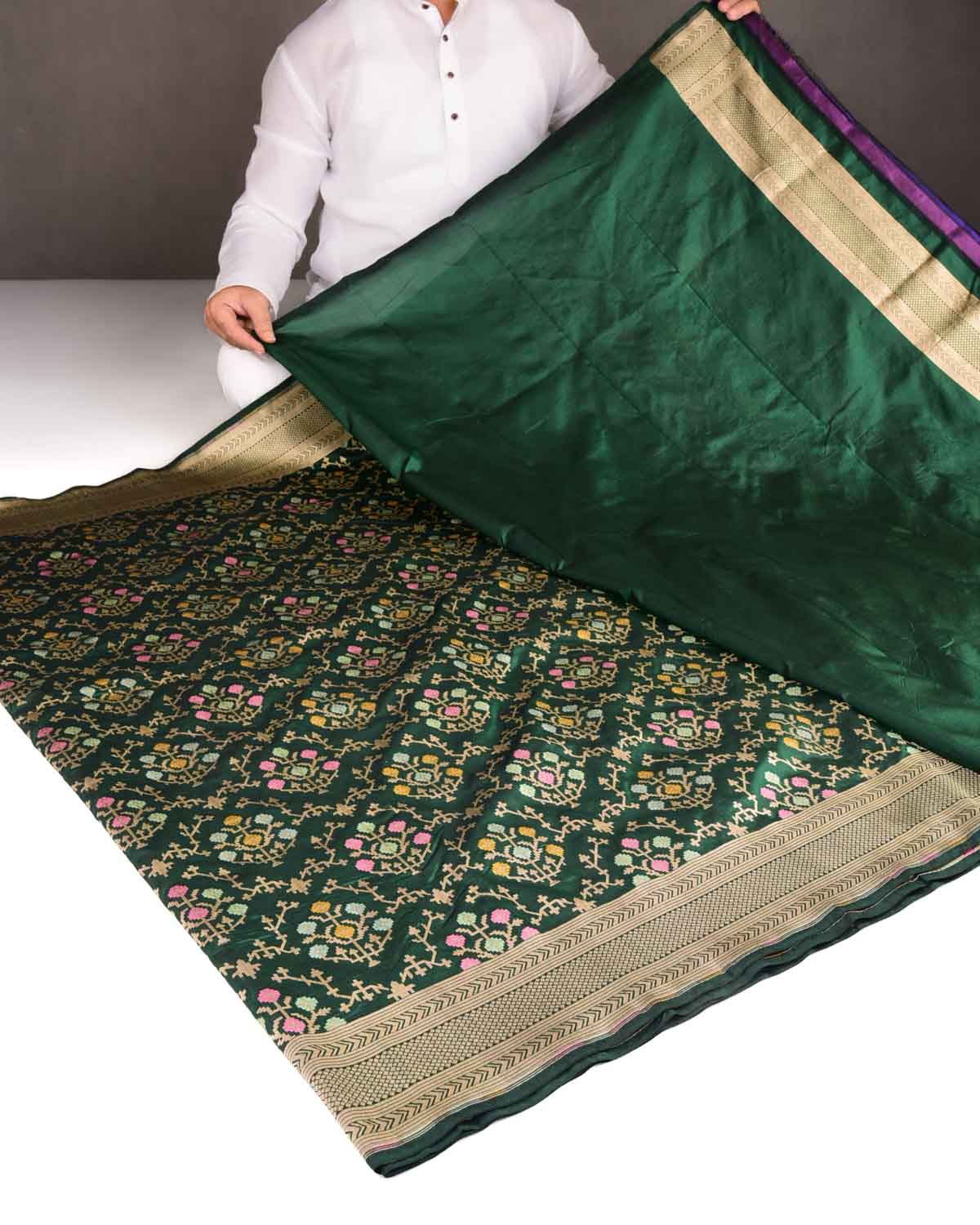 Sacramento Green Tehra Floral Jaal Cutwork Brocade Handwoven Katan Silk Banarasi Saree-HolyWeaves