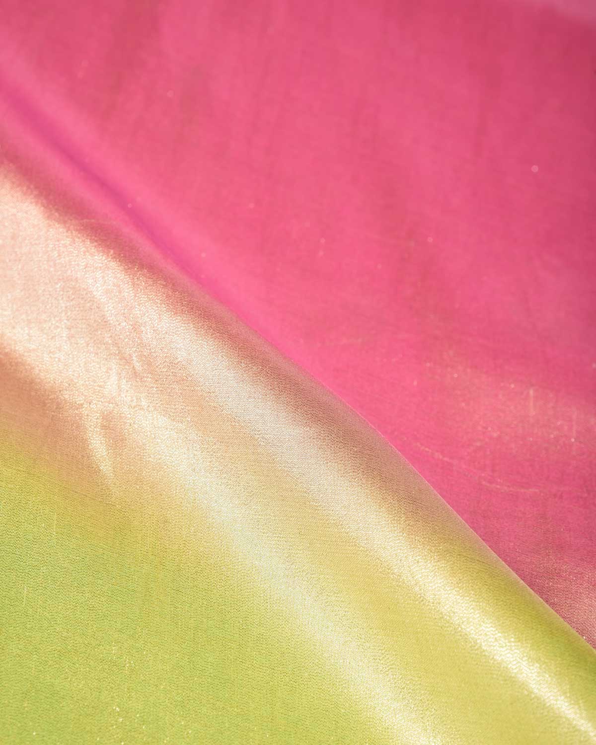 Ombre Metallic Green-Pink Brocade Woven Katan Tissue Banarasi Saree with Contrast Border Pallu-HolyWeaves