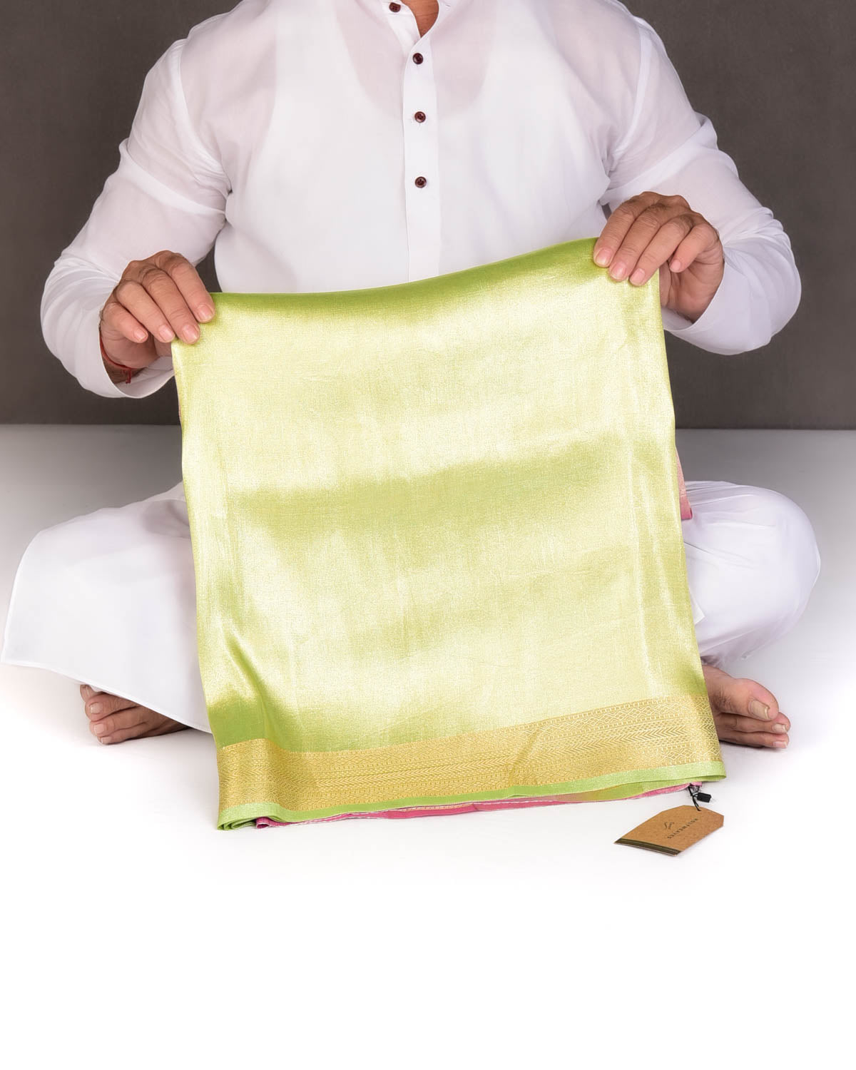 Ombre Metallic Green-Pink Brocade Woven Katan Tissue Banarasi Saree with Contrast Border Pallu-HolyWeaves