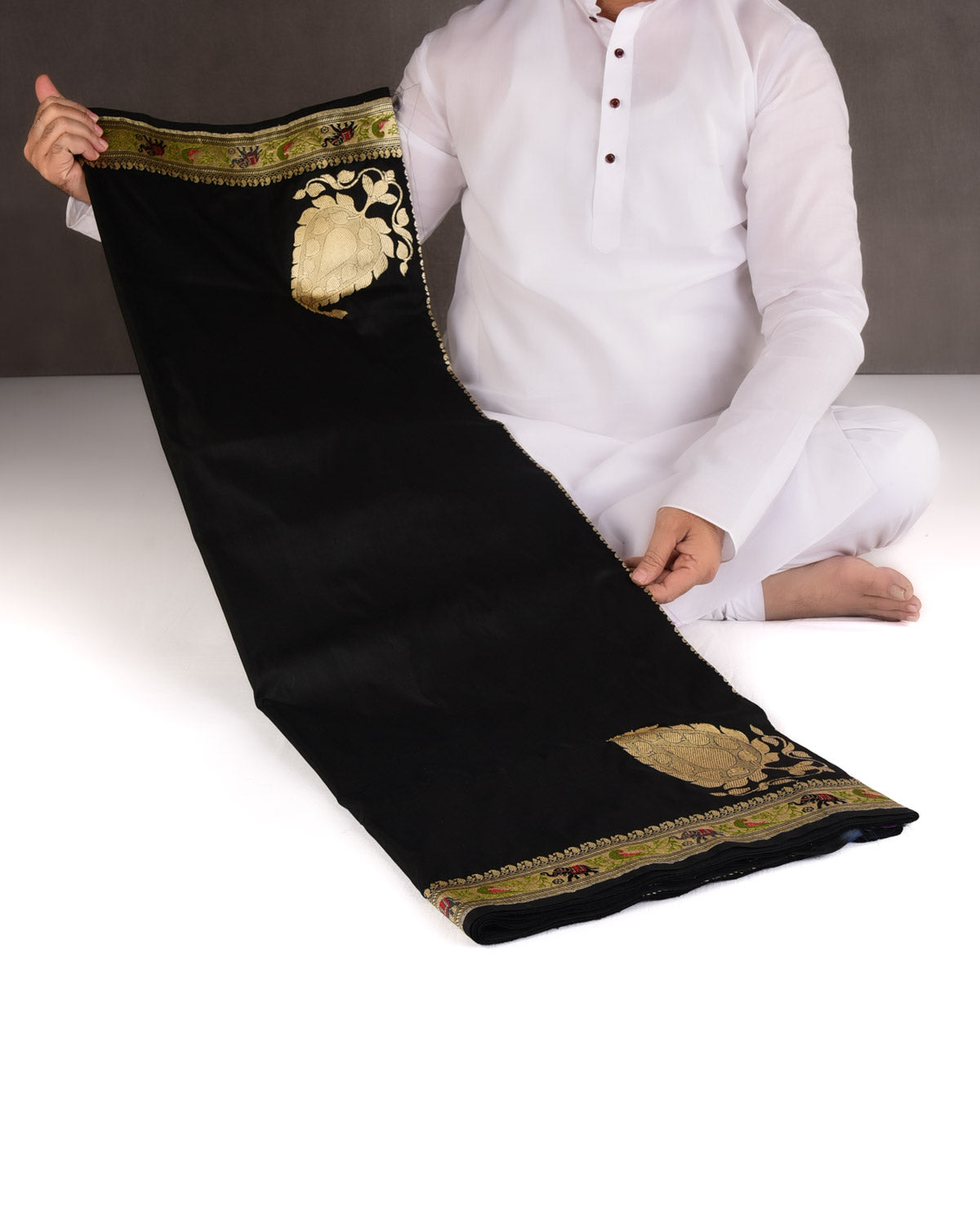 Black Kadhuan Brocade Handwoven Katan Silk Banarasi Saree with Shikargah Border Pallu-HolyWeaves