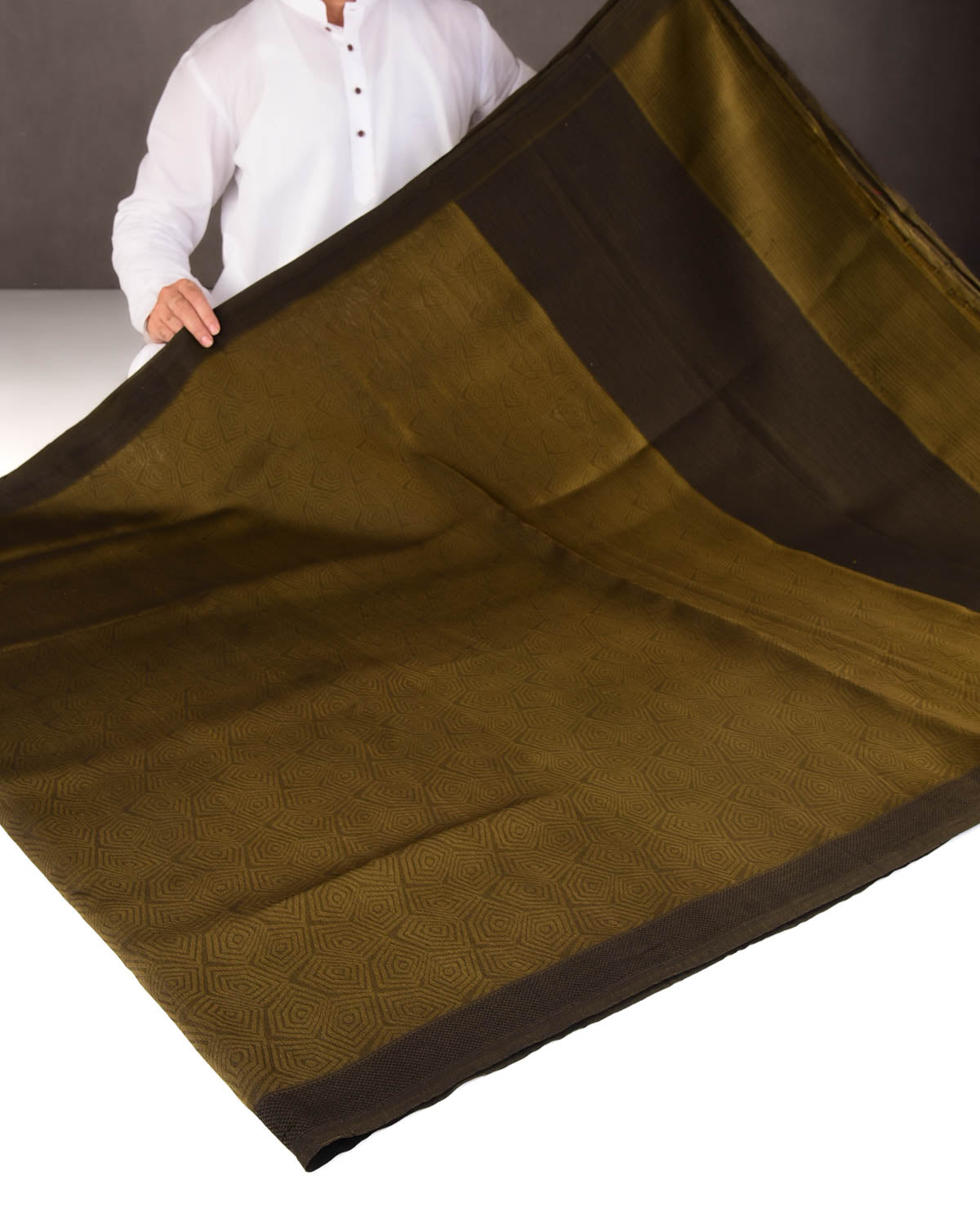 Olive Green WATERMARK Illusion Honeycomb Handwoven Handwoven Kora Silk Banarasi Saree-HolyWeaves