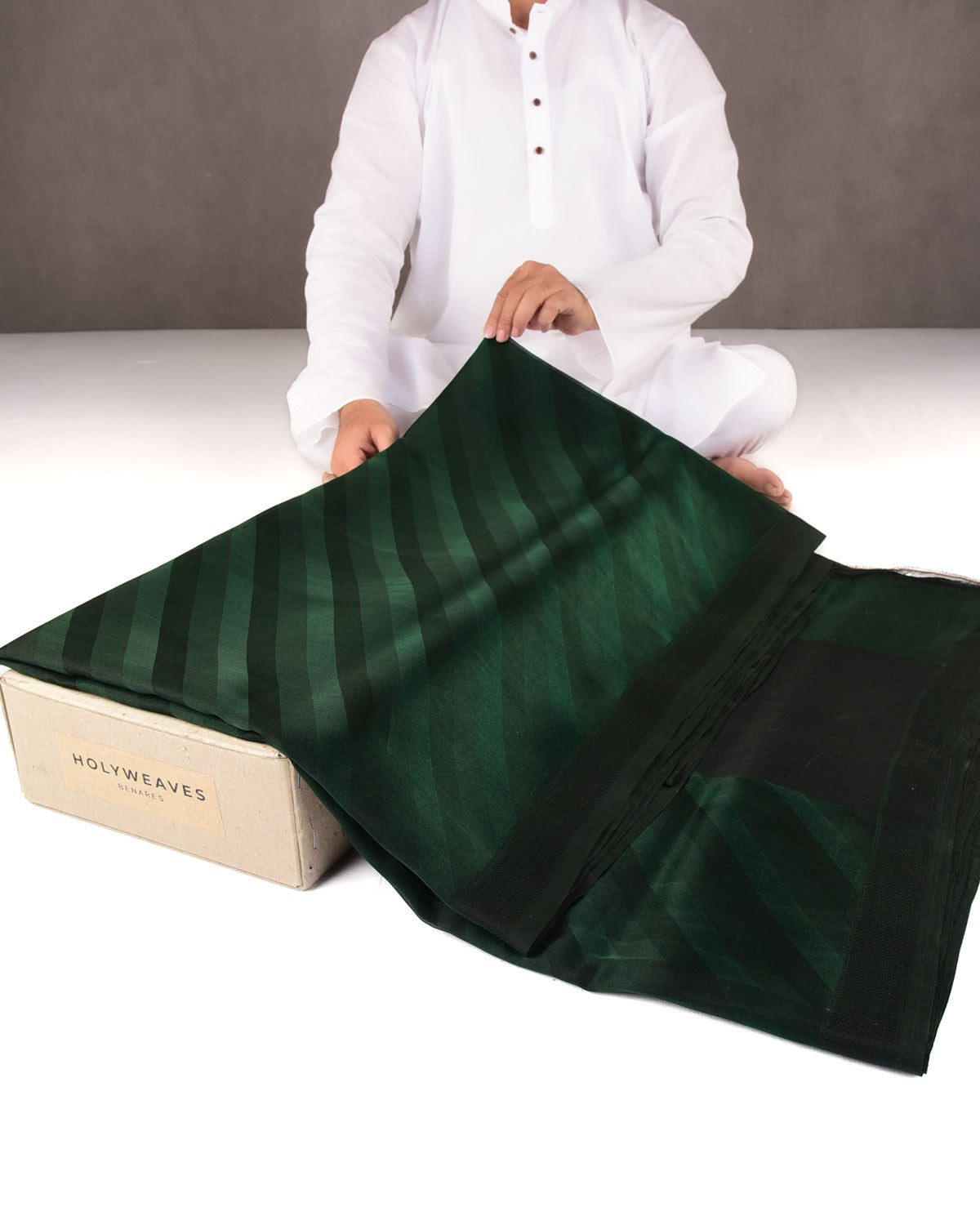 Midnight Green WATERMARK Diagonal Stripes Tanchoi Handwoven Kora Silk Banarasi Saree-HolyWeaves