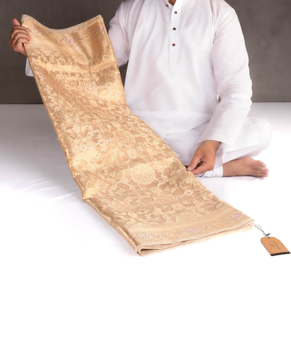 Metallic Gold Zari Floral Meenekari Jaal Brocade Woven Kora Tissue Banarasi Saree