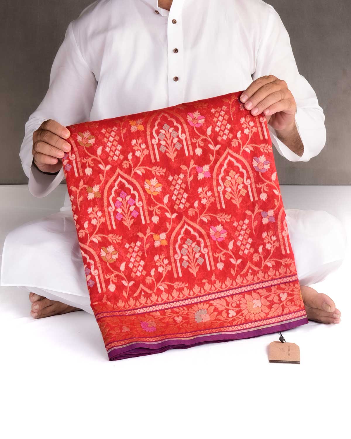 Red Raktambari Gold & Silver Zari & Meenekari Jaal Cutwork Brocade Handwoven Cotton Banarasi Saree