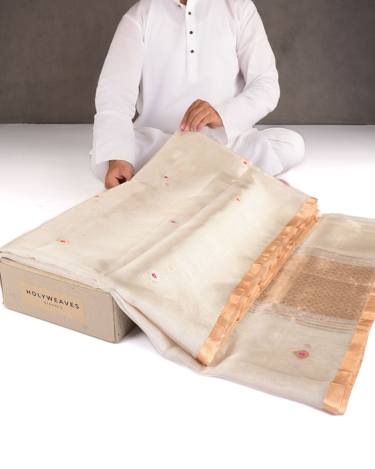 Metallic Ivory White Zari Meenekari Buti Kadhuan Brocade Handwoven Kora Tissue Banarasi Saree-HolyWeaves