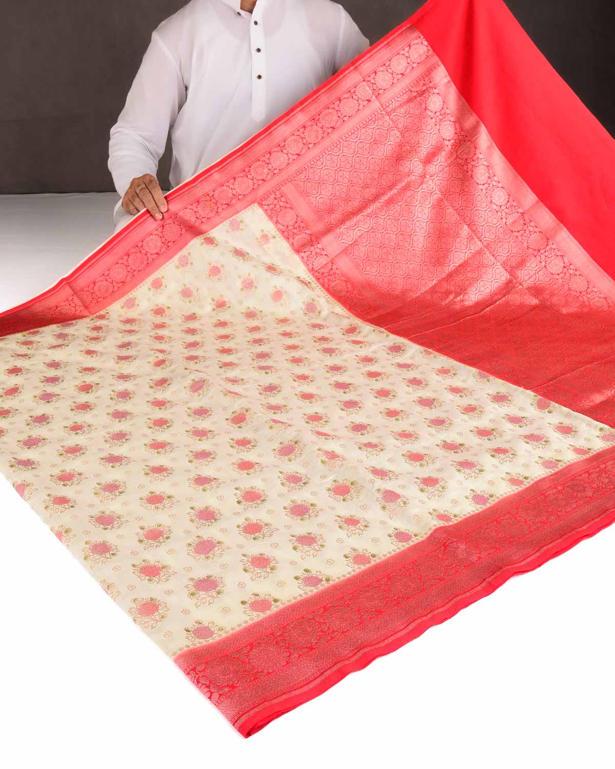 Cream Floral Buta Hand Brush Dye Cutwork Brocade Woven Spun Silk Banarasi Saree