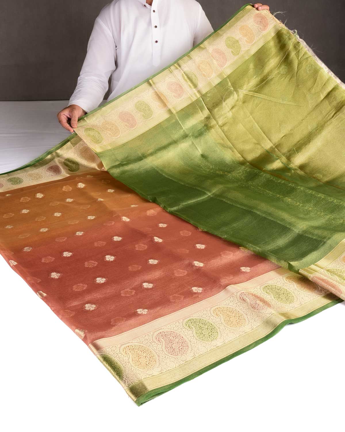 Metallic Ombre Beige Maroon Hand Brush Dye Paisley Border Cutwork Brocade Woven Kora Tissue Banarasi Saree