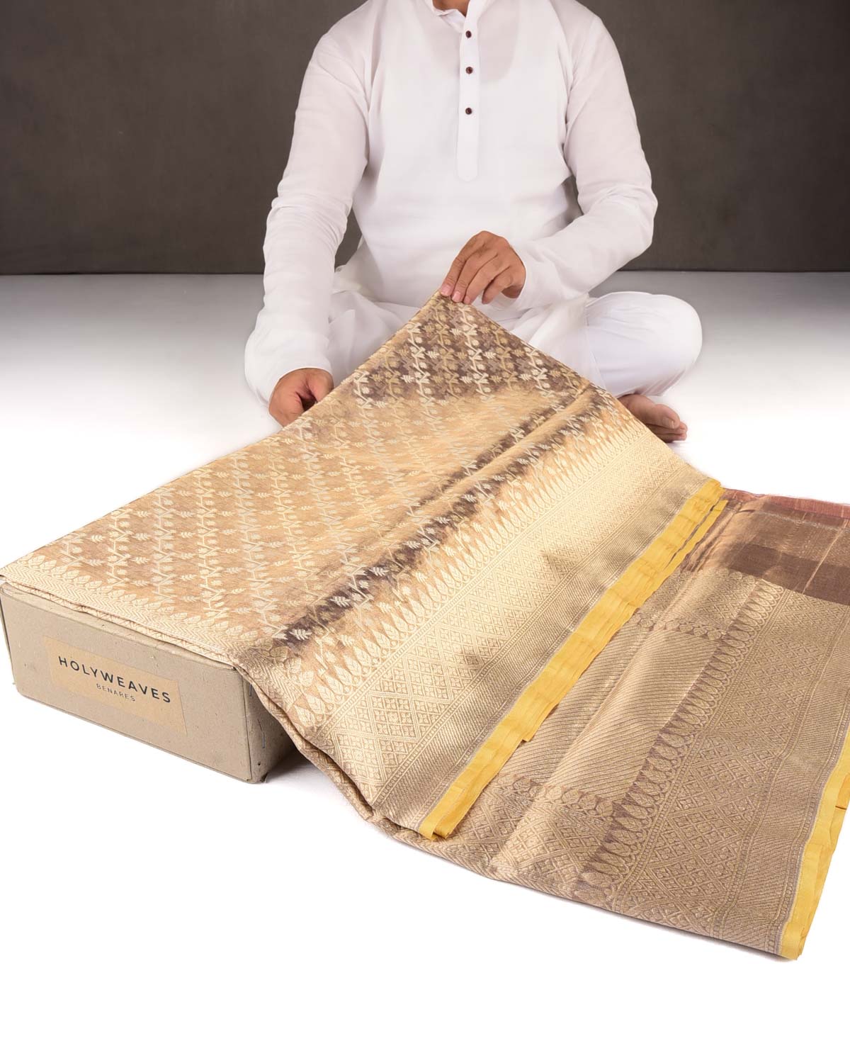 Metallic Mauve Gold Zari & Resham Diagonal Bel Cutwork Brocade Woven Kora Tissue Banarasi Saree