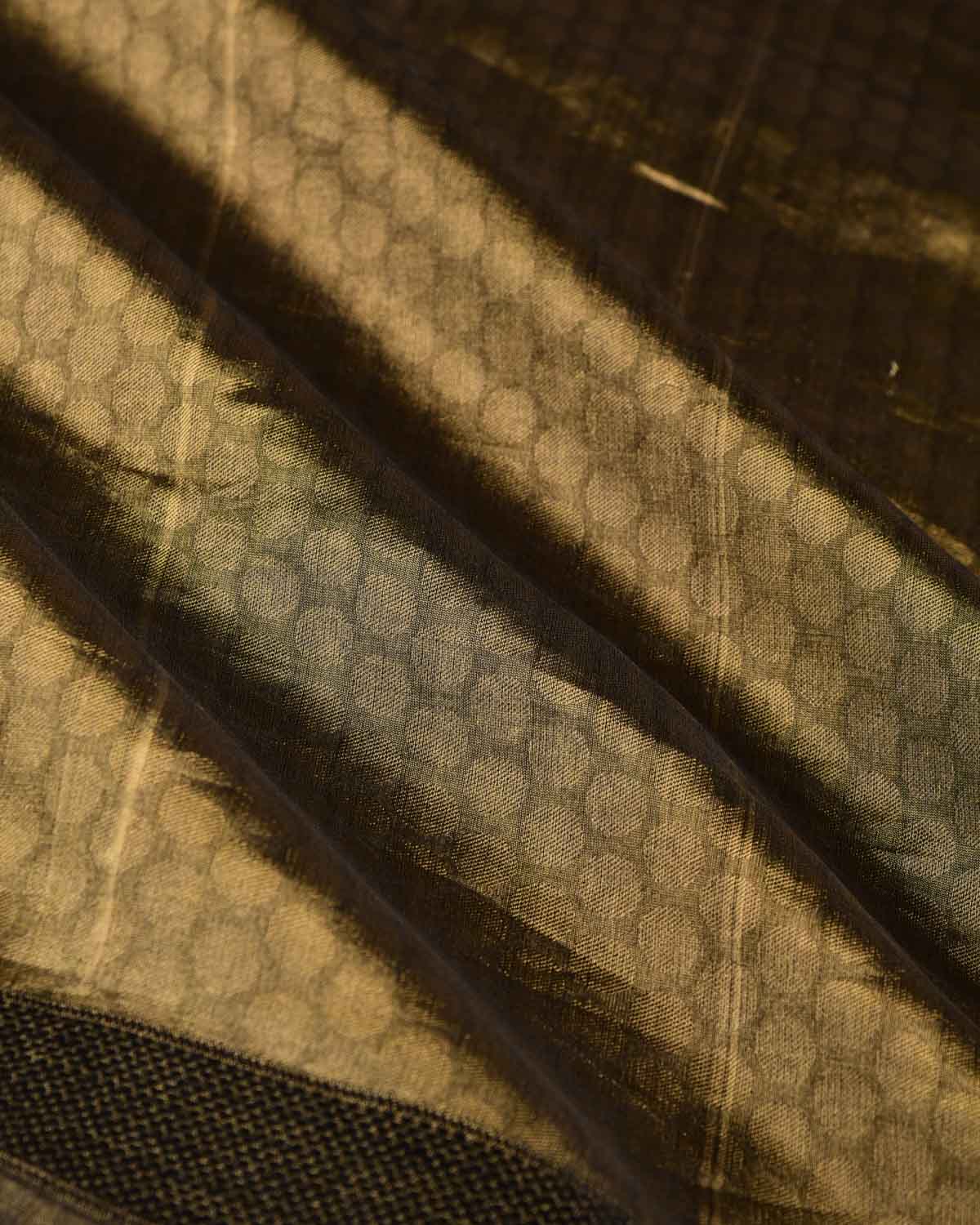 Metallic Gold WATERMARK Polka Dots Tanchoi Handwoven Kora Tissue Banarasi Saree-HolyWeaves