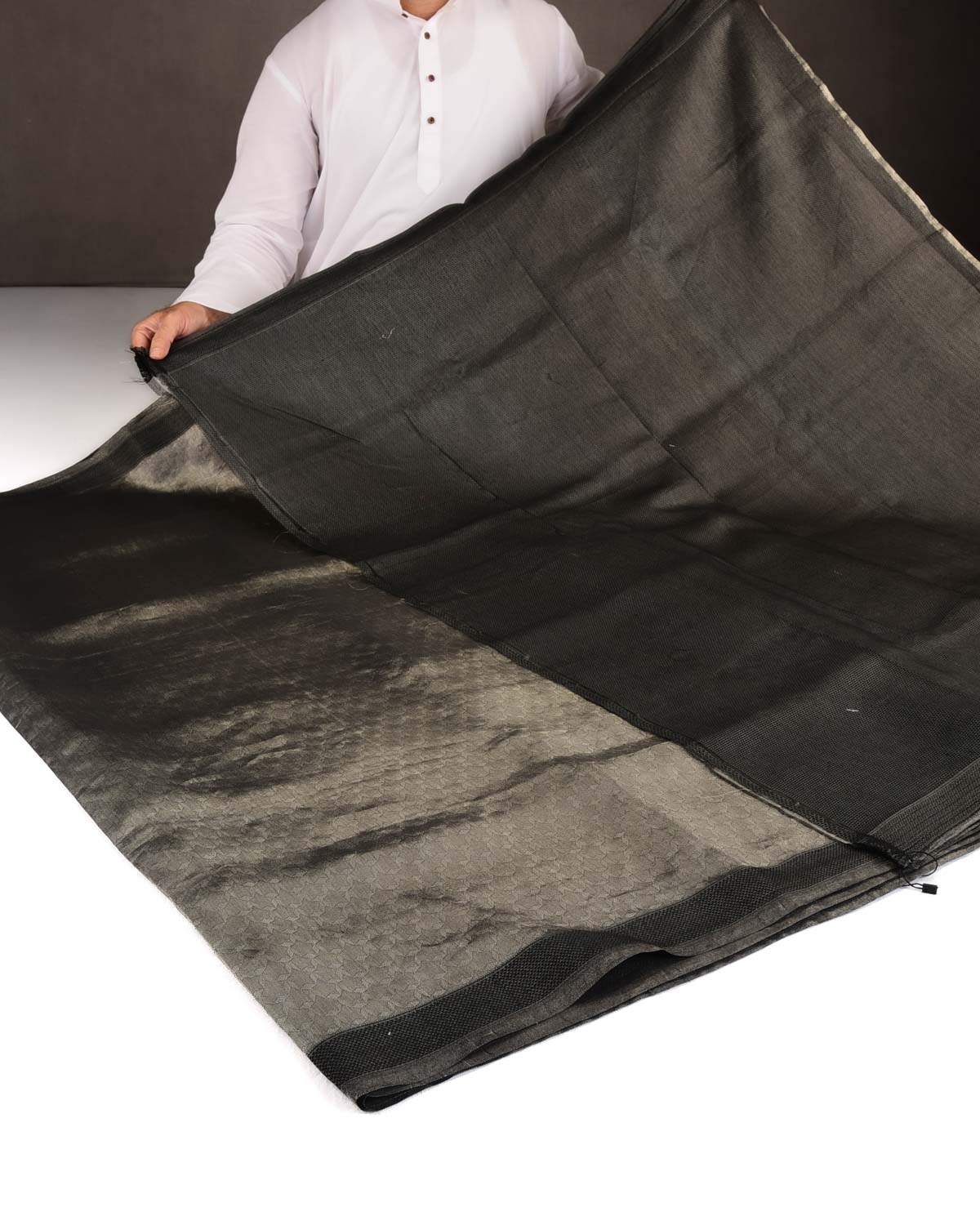 Metallic Silver WATERMARK Stars Tanchoi Handwoven Kora Tissue Banarasi Saree