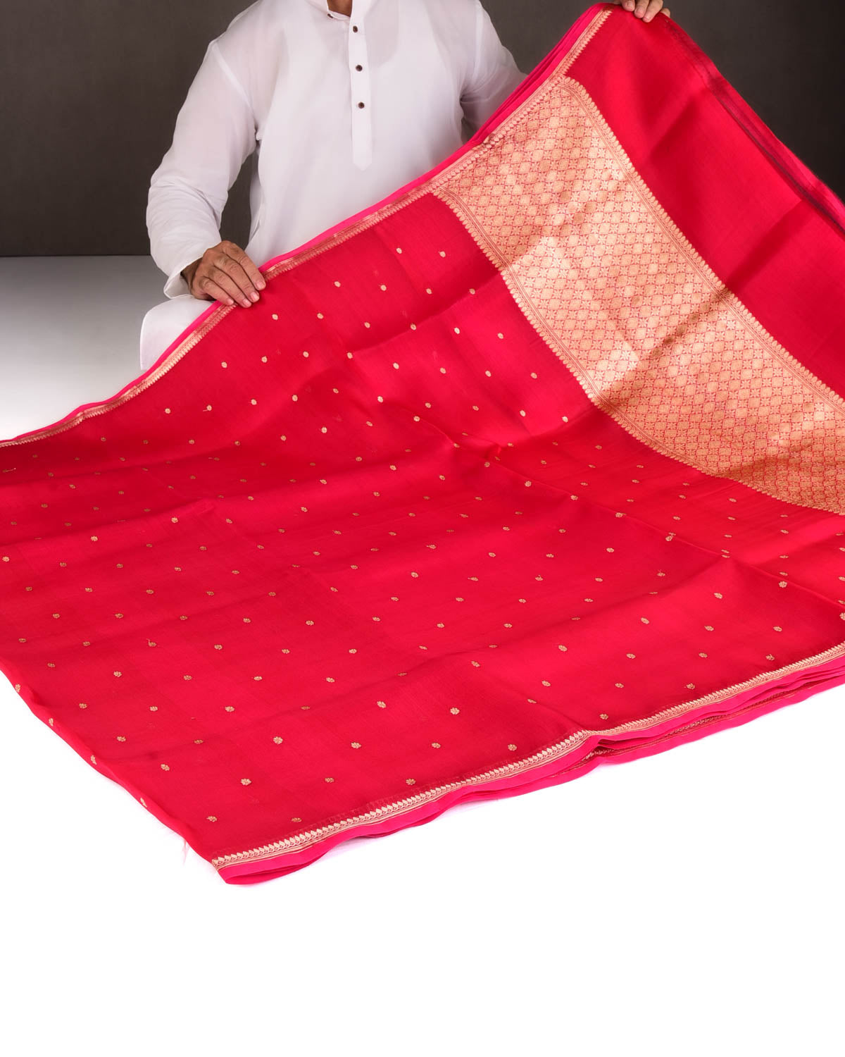 Red Gold Zari Kadhuan Buti Kadhuan Brocade Handwoven Kora Silk Banarasi Saree
